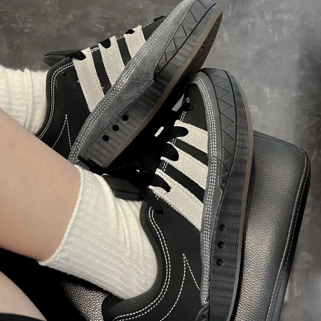 ADIDAS ADIMATIC 麵包鞋 鯊魚 OREO配色 黑米 米灰 黑底 外縫線 男鞋 ID3938 / 預購