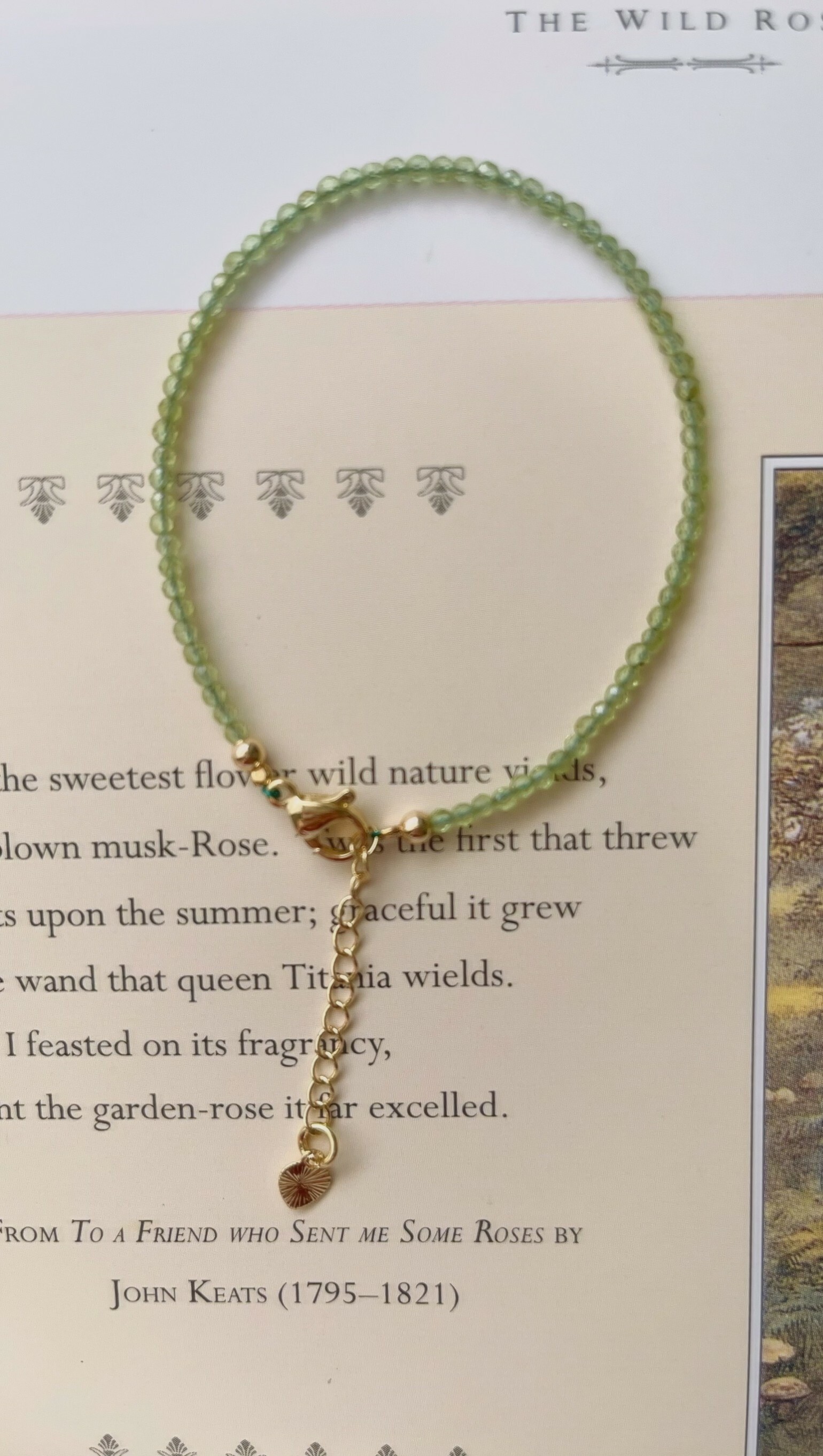 這是天然石手鍊, 由橄欖石組成, 是一種可以帶來幸運、幸福、快樂與貴人的水晶