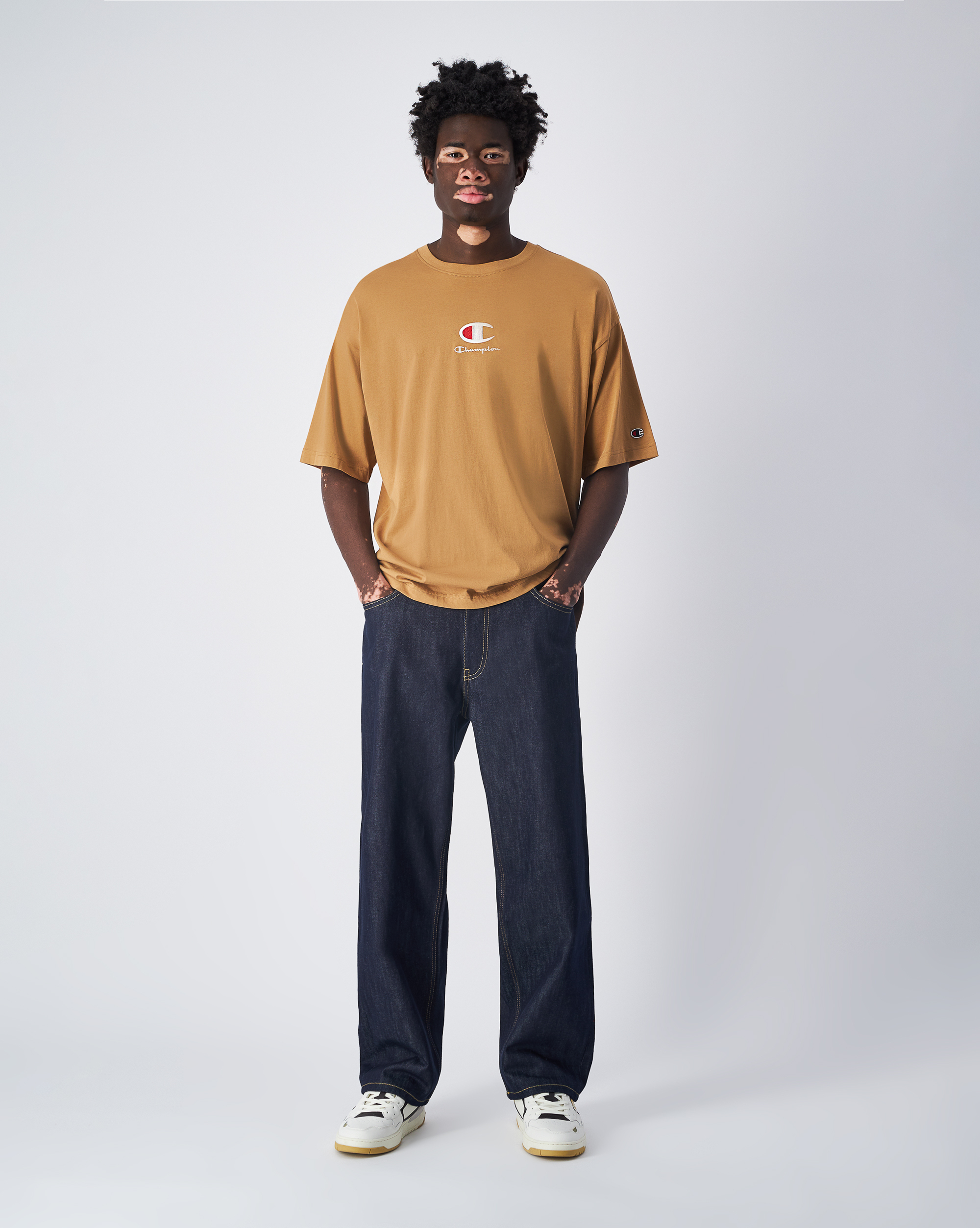 男款 -經典刺繡 多色LOGO素色短TEE-卡其（220270-MS034）