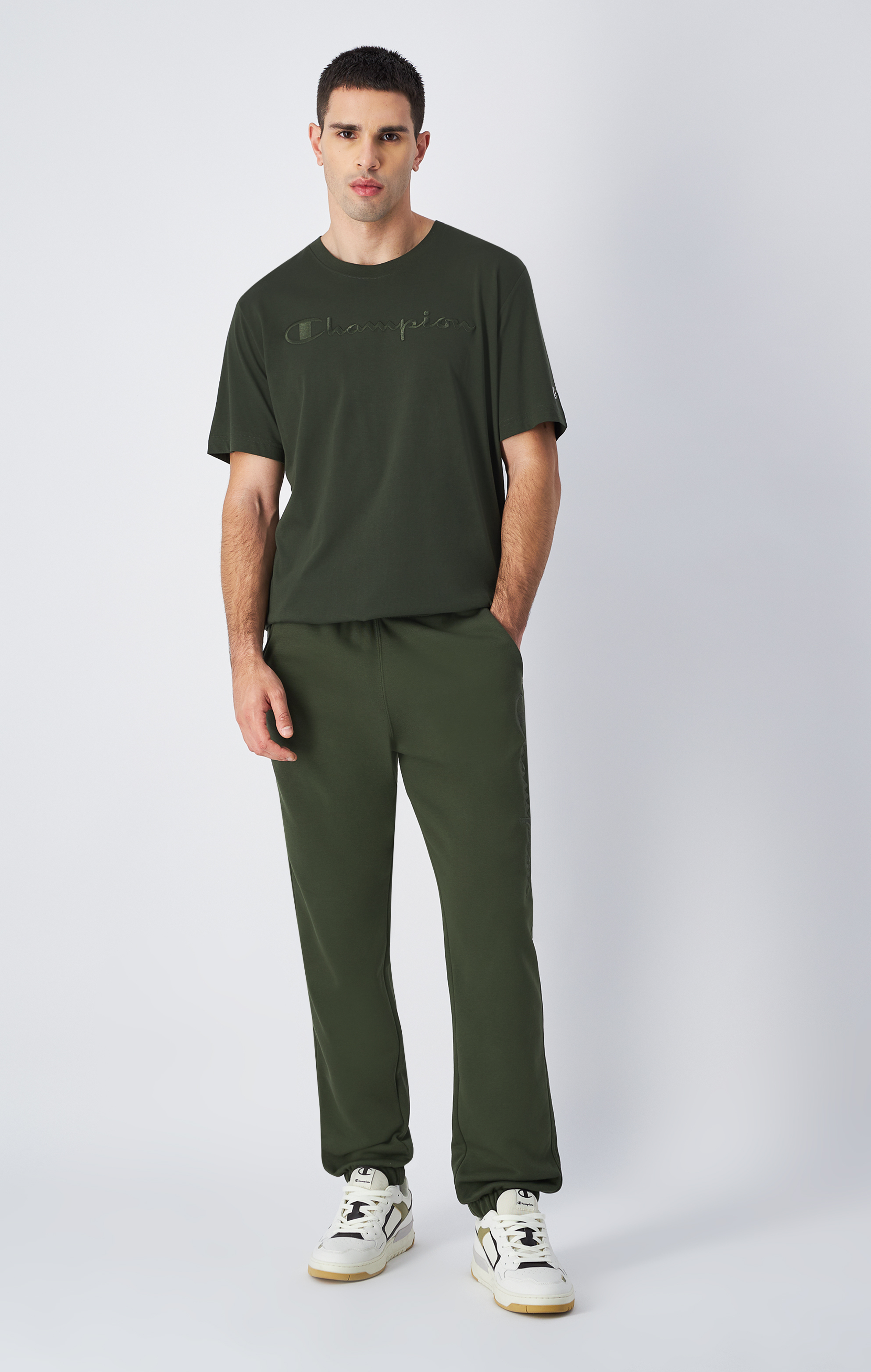 男款 經典同色刺繡 草寫LOGO素色短TEE(軍綠)