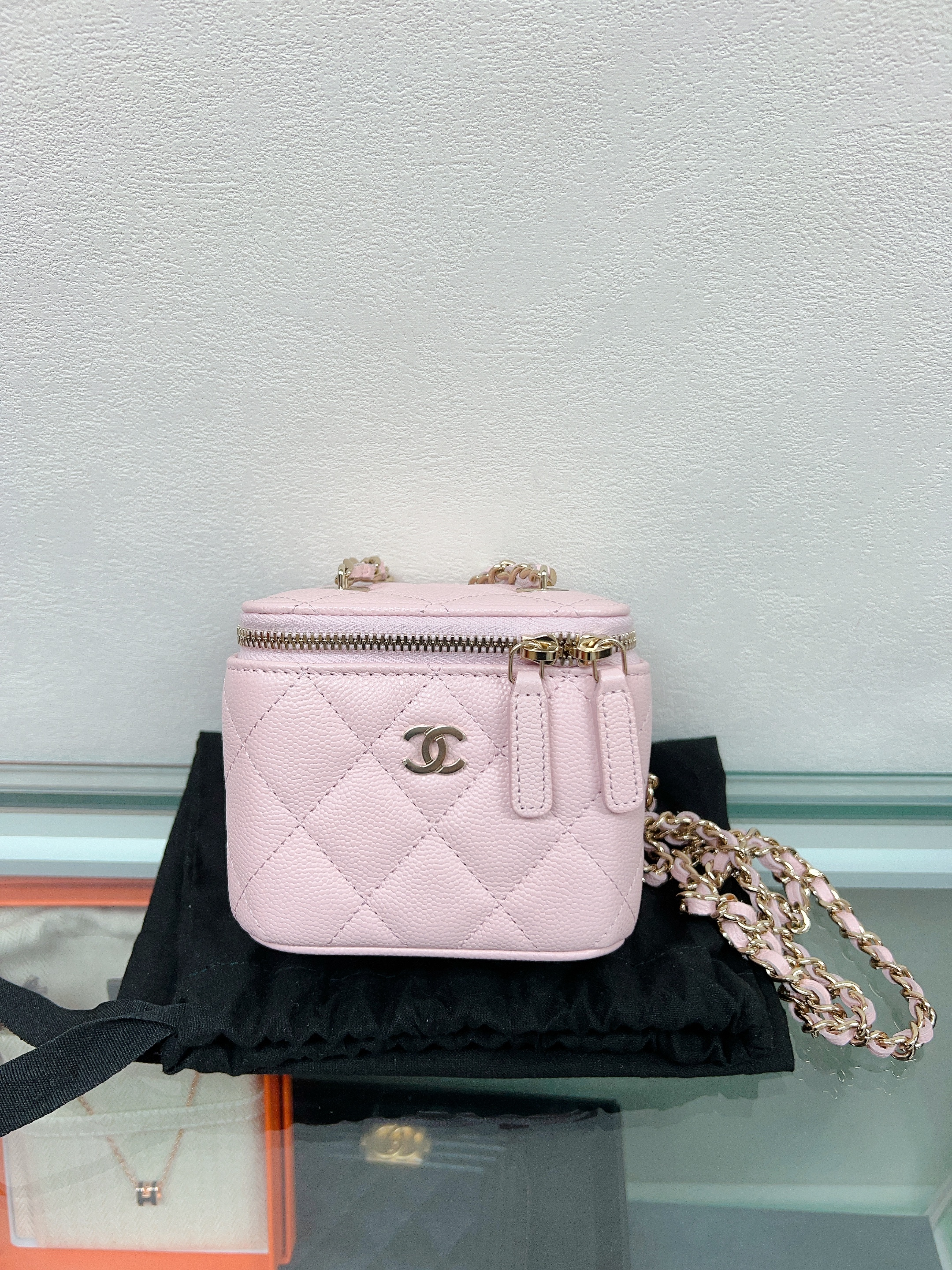 Chanel mini vanity (pink caviar)