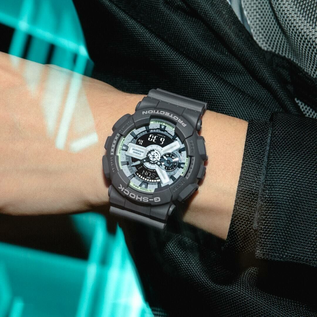 萬年鐘錶 - G-SHOCK  綠光系列防震雙顯電子錶  GA-110HD-8A  錶徑 : 51.2 MM