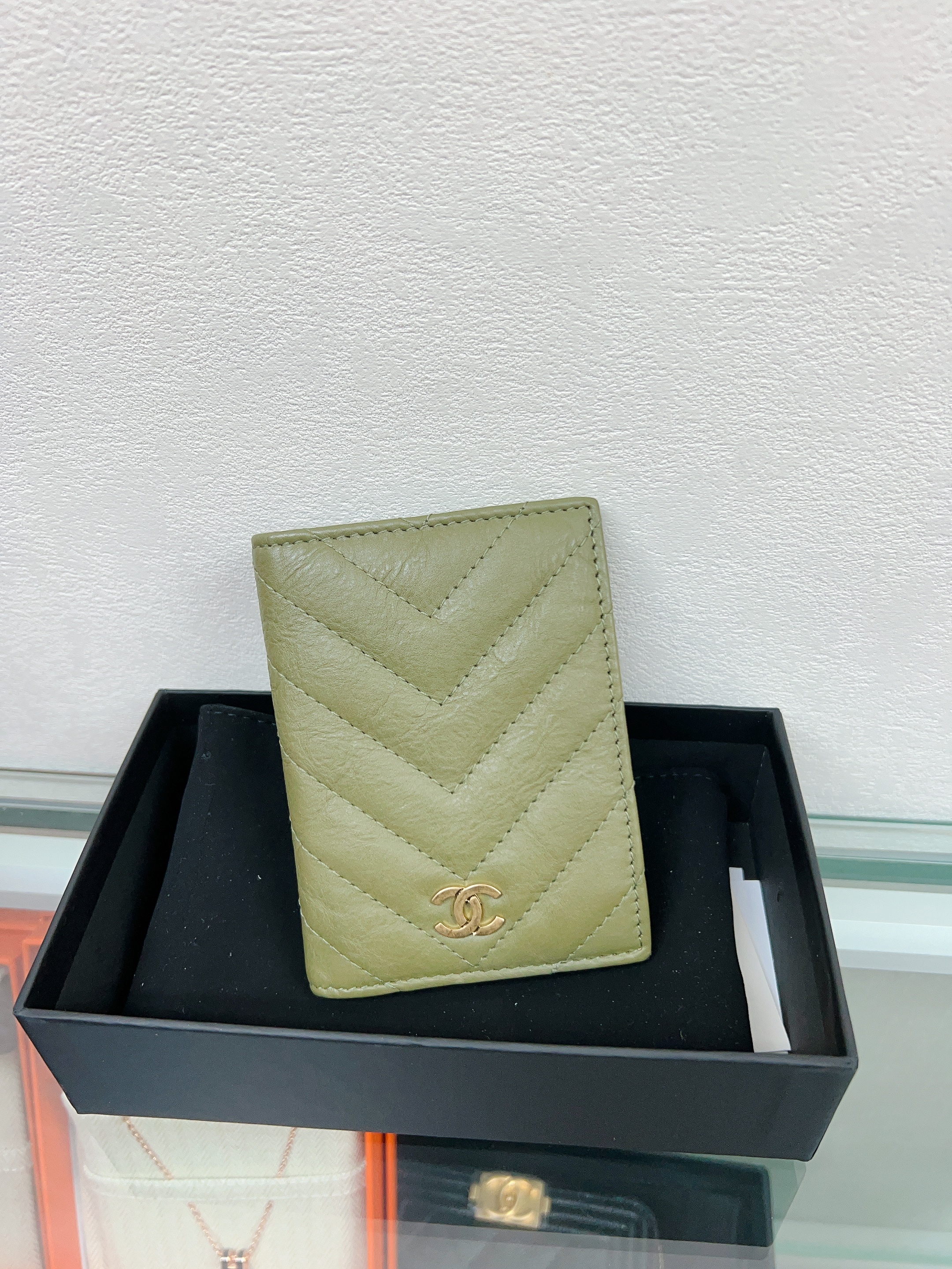 Chanel card holder (olive green)
