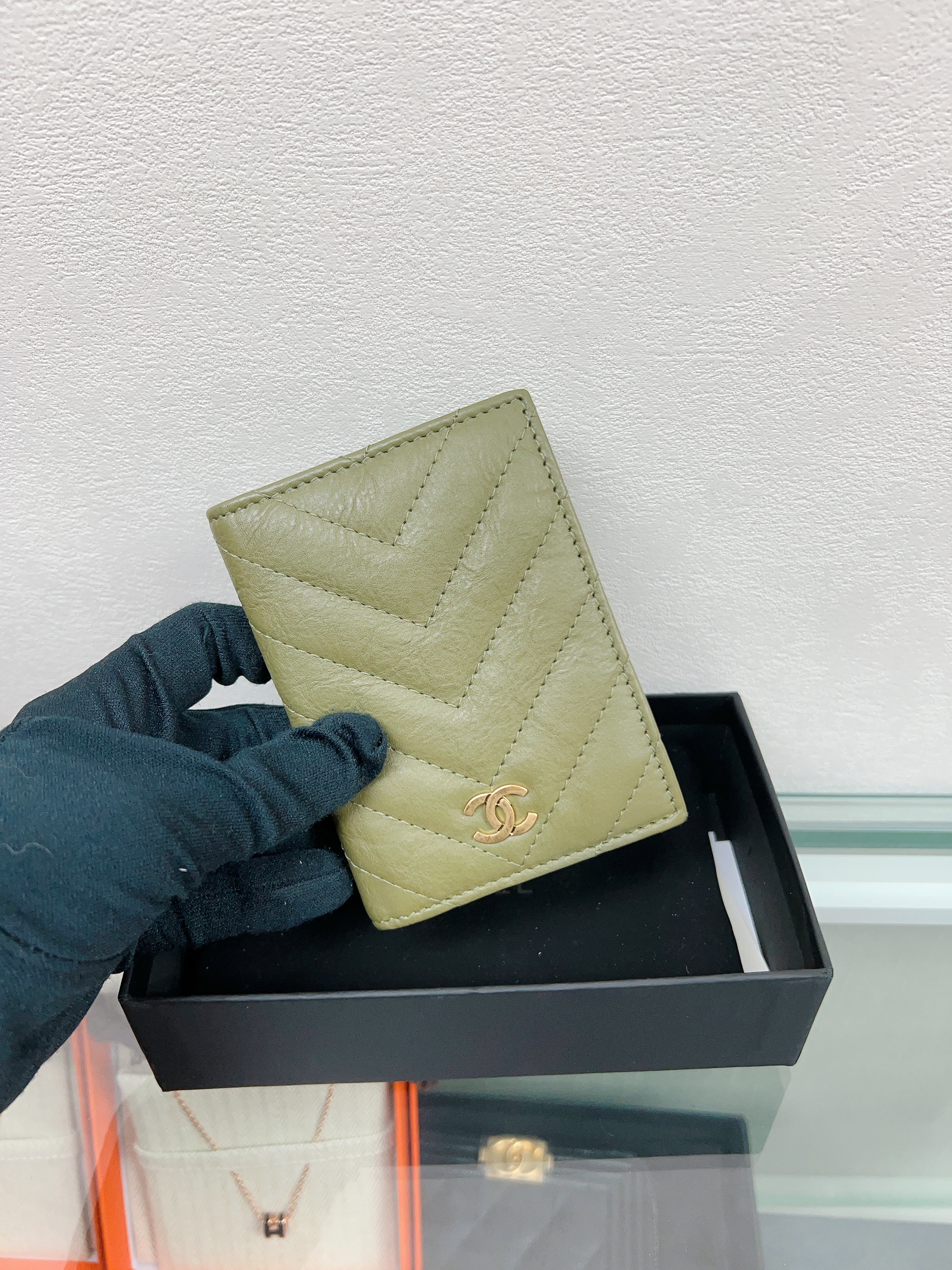 Chanel card holder (olive green)