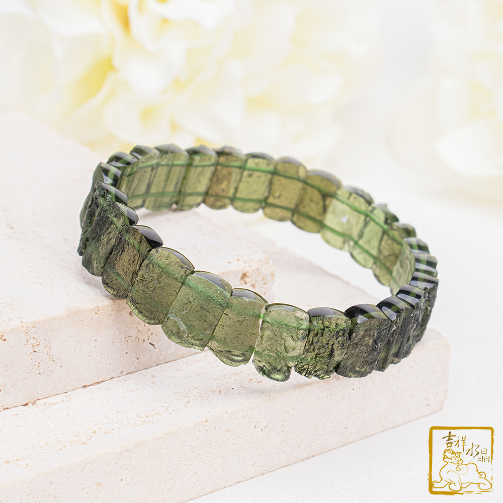 Moldavite bracelet 13.3mm (Enhanced energy)
