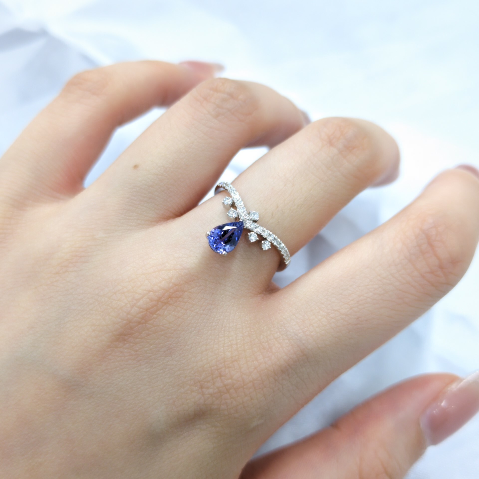 18K White Gold 0.69ct Tanzanite and Diamond Ring