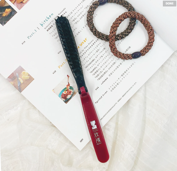 鈦鍺輕巧俏麗折疊梳