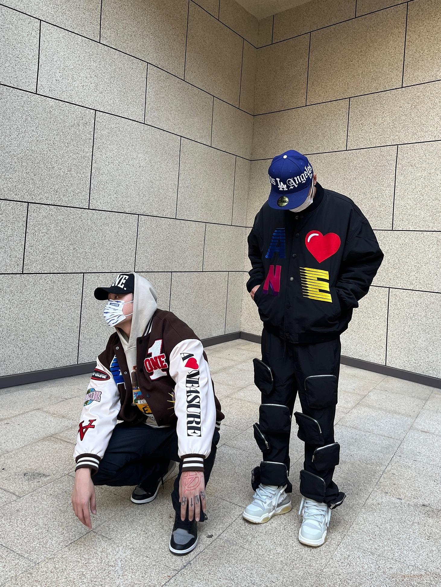 Aone4sure 愛心刺繡 棒球外套