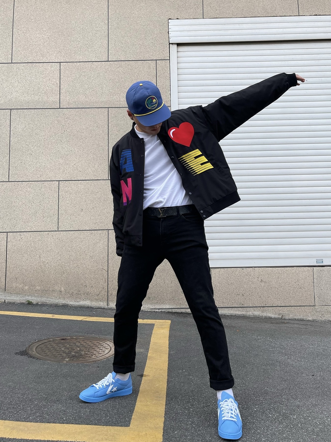 Aone4sure 愛心刺繡 棒球外套