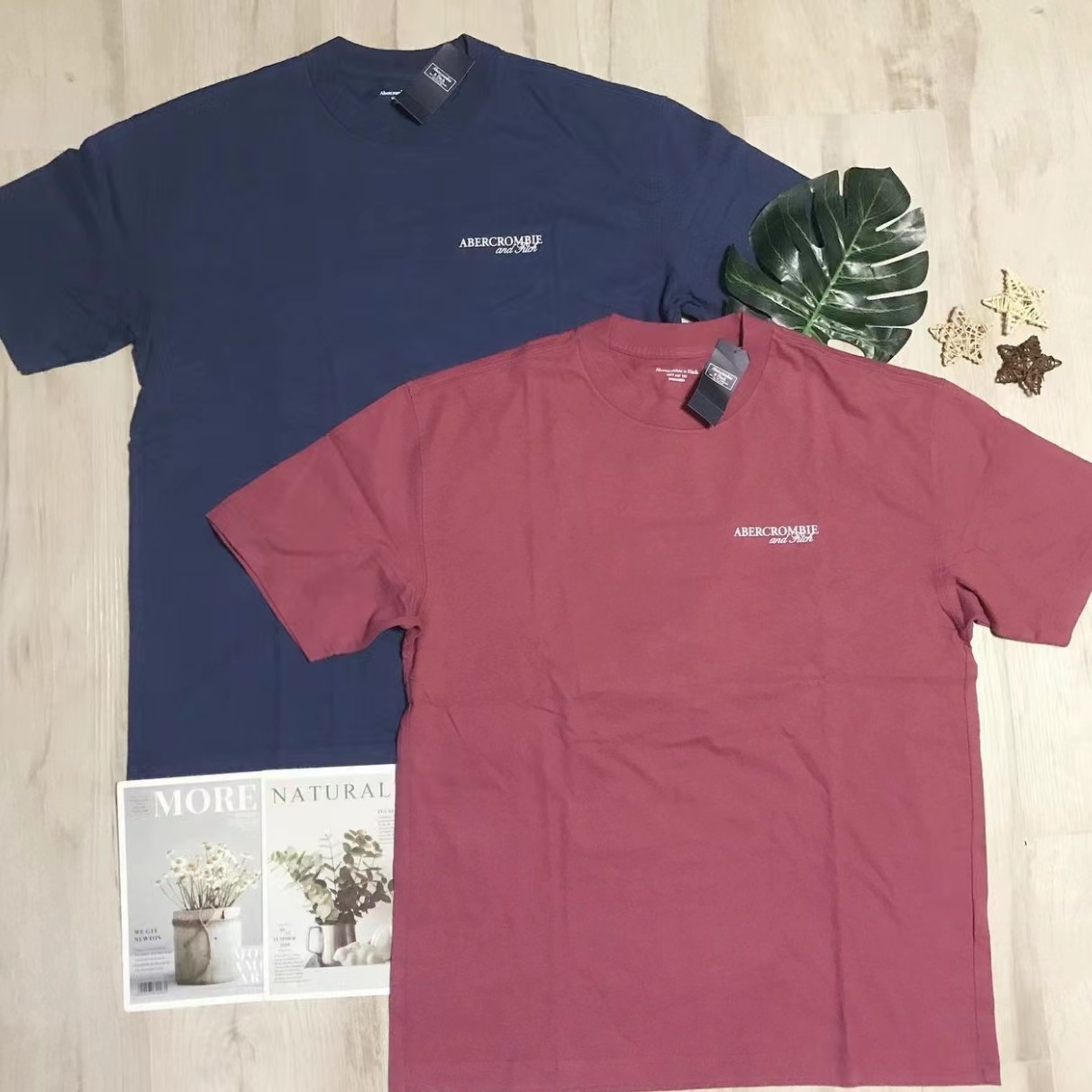 ABERCROMBIE & FITCH SMALL LOGO TEE