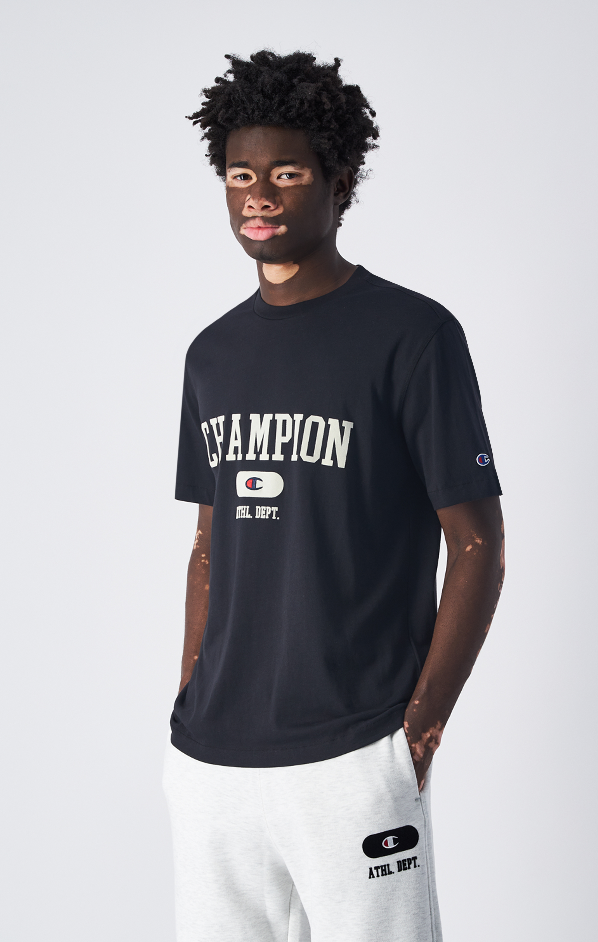 男款 經典款 大學字體印花LOGO 短TEE(黑)