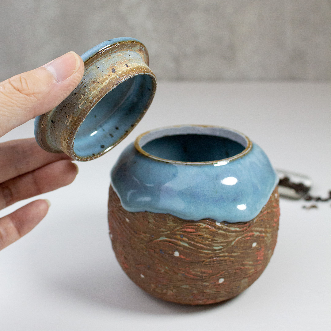 半釉波紋銅紅茶葉罐