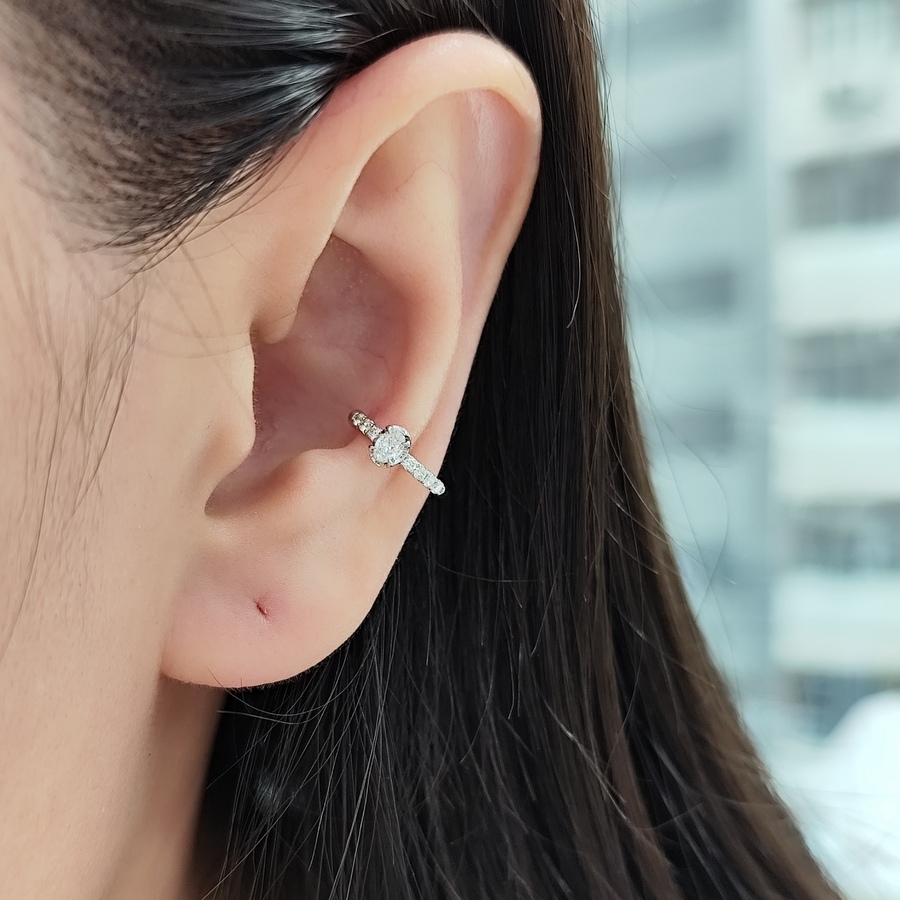 橢圓形鑽石耳扣