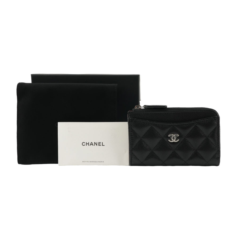 【CHANEL 】銀色Logo 荔枝皮革拉鏈卡夾/零錢包(黑色) AP3179