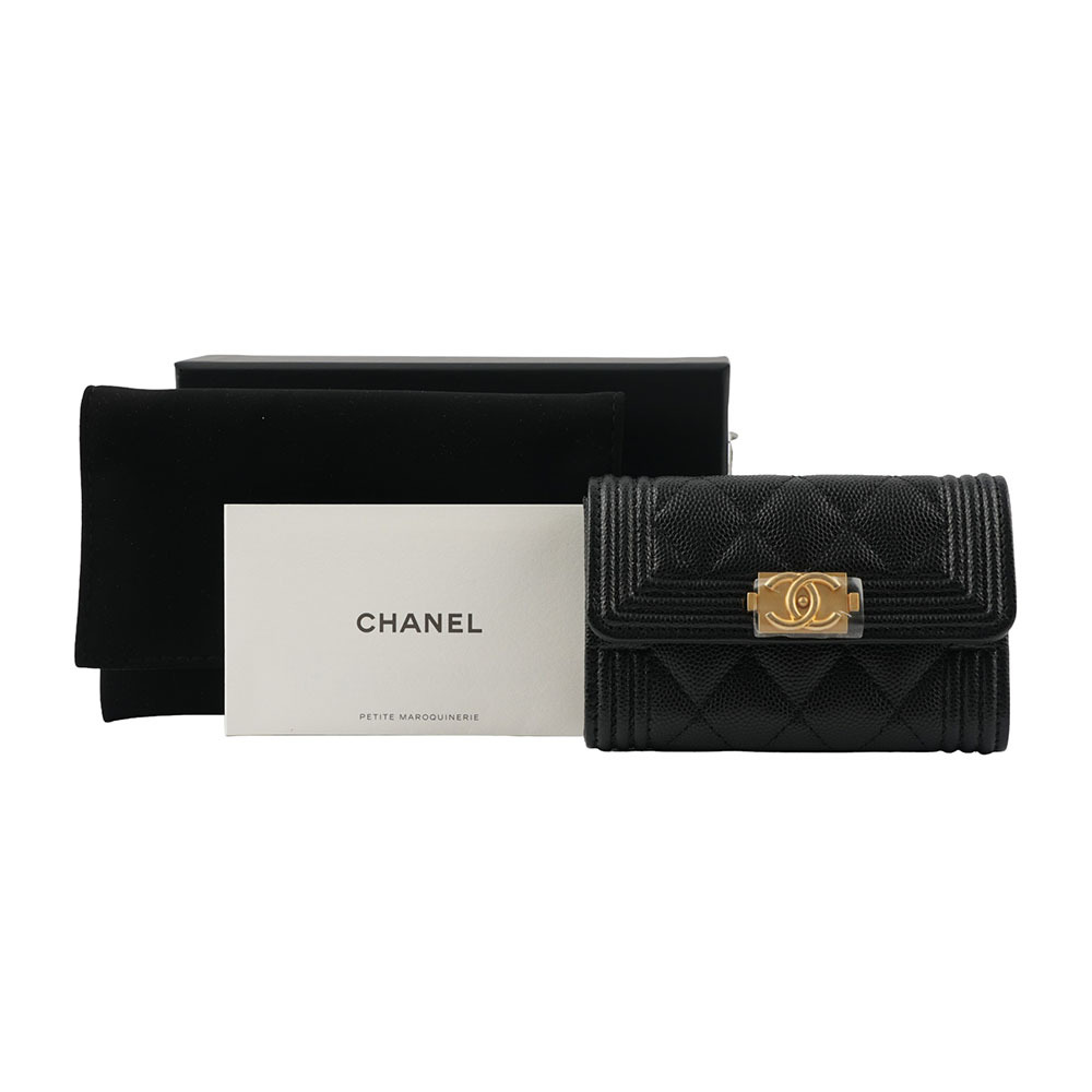 【CHANEL 】Boy Chanel 金釦牛皮翻蓋卡片夾/零錢包(黑色) A80603 B01490 94305