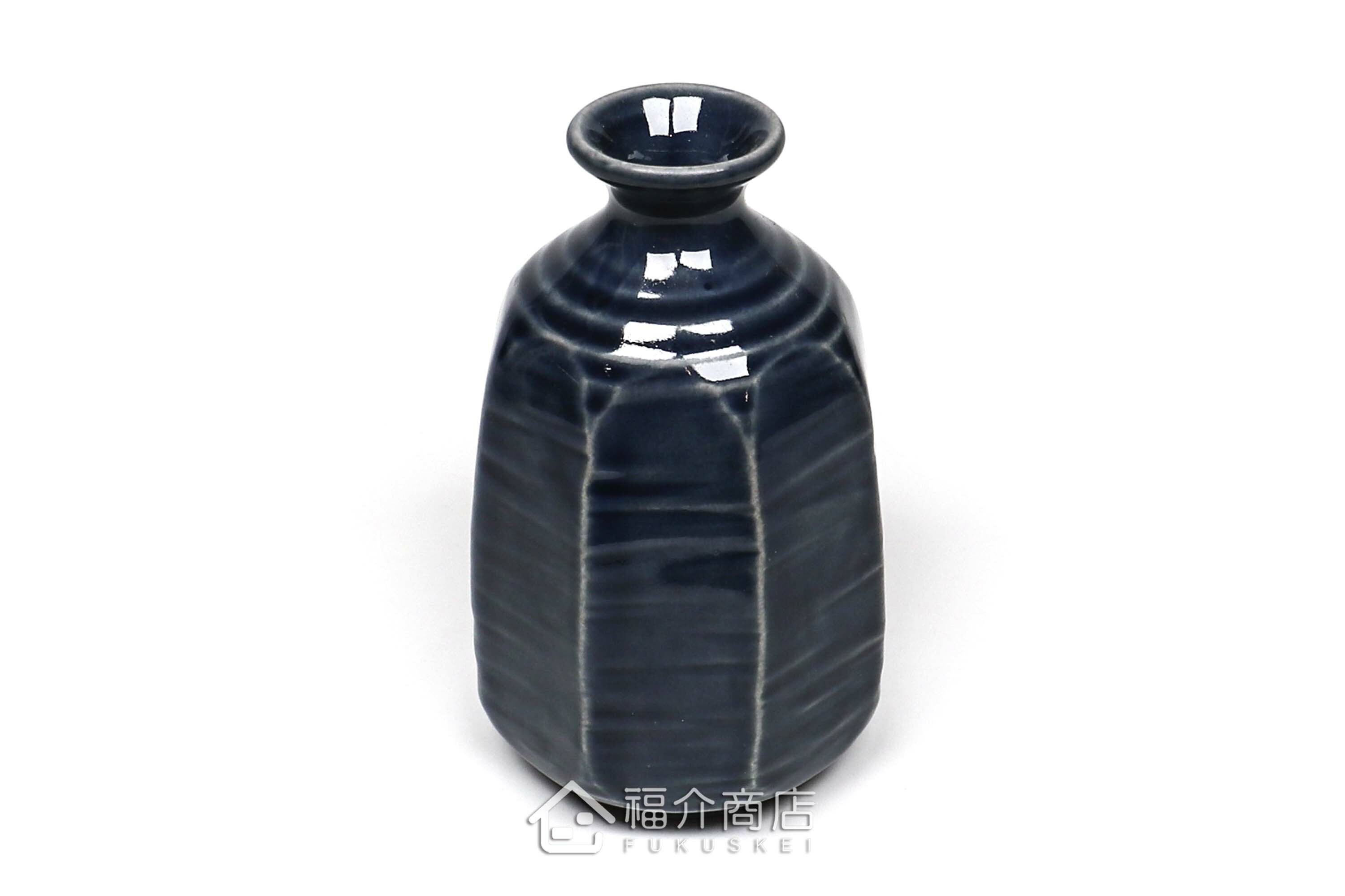 可以盛裝清酒或飲料的八角造型藍色酒壺