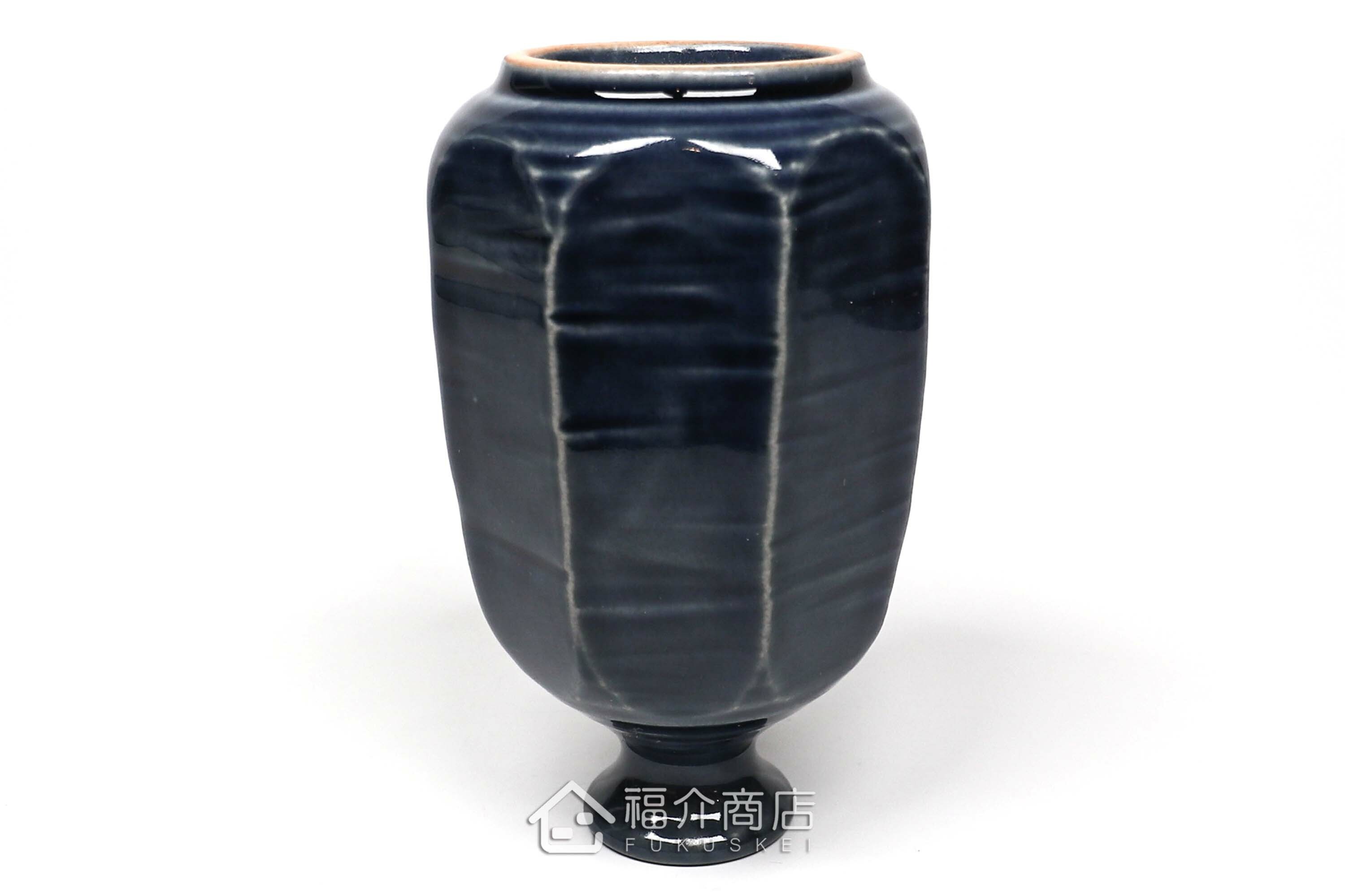 可以盛裝清酒或飲料的八角造型藍色酒壺