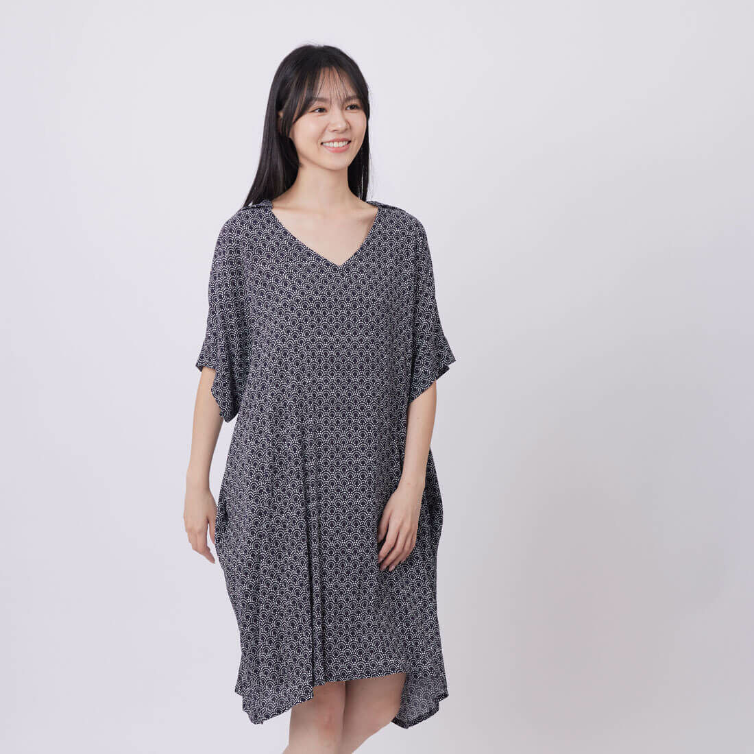 Mindy印花V小領寬口袋洋裝/粼波點點