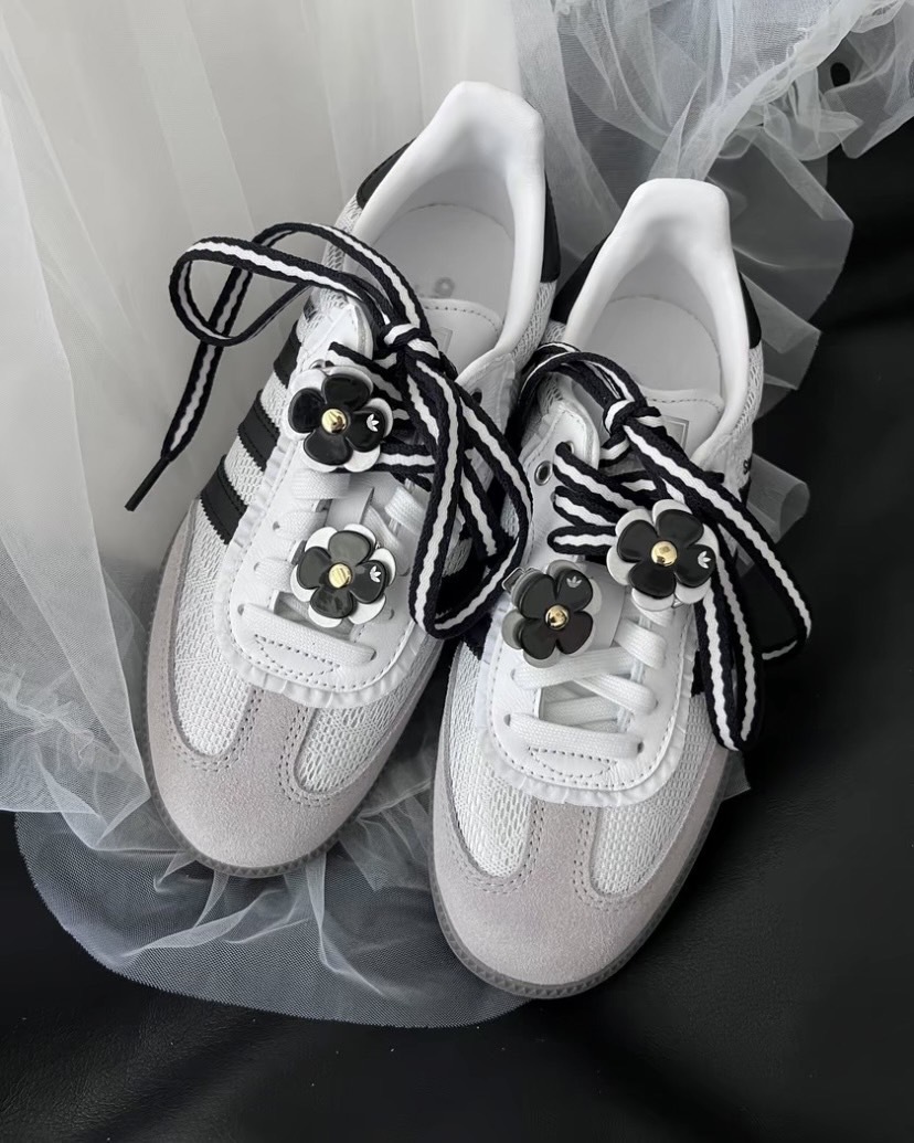 Adidas originals SAMBA OG 輕便舒適 防滑耐磨 低幫 板鞋 女款 灰色 IH337 附超可愛小花花品牌鞋飾<3