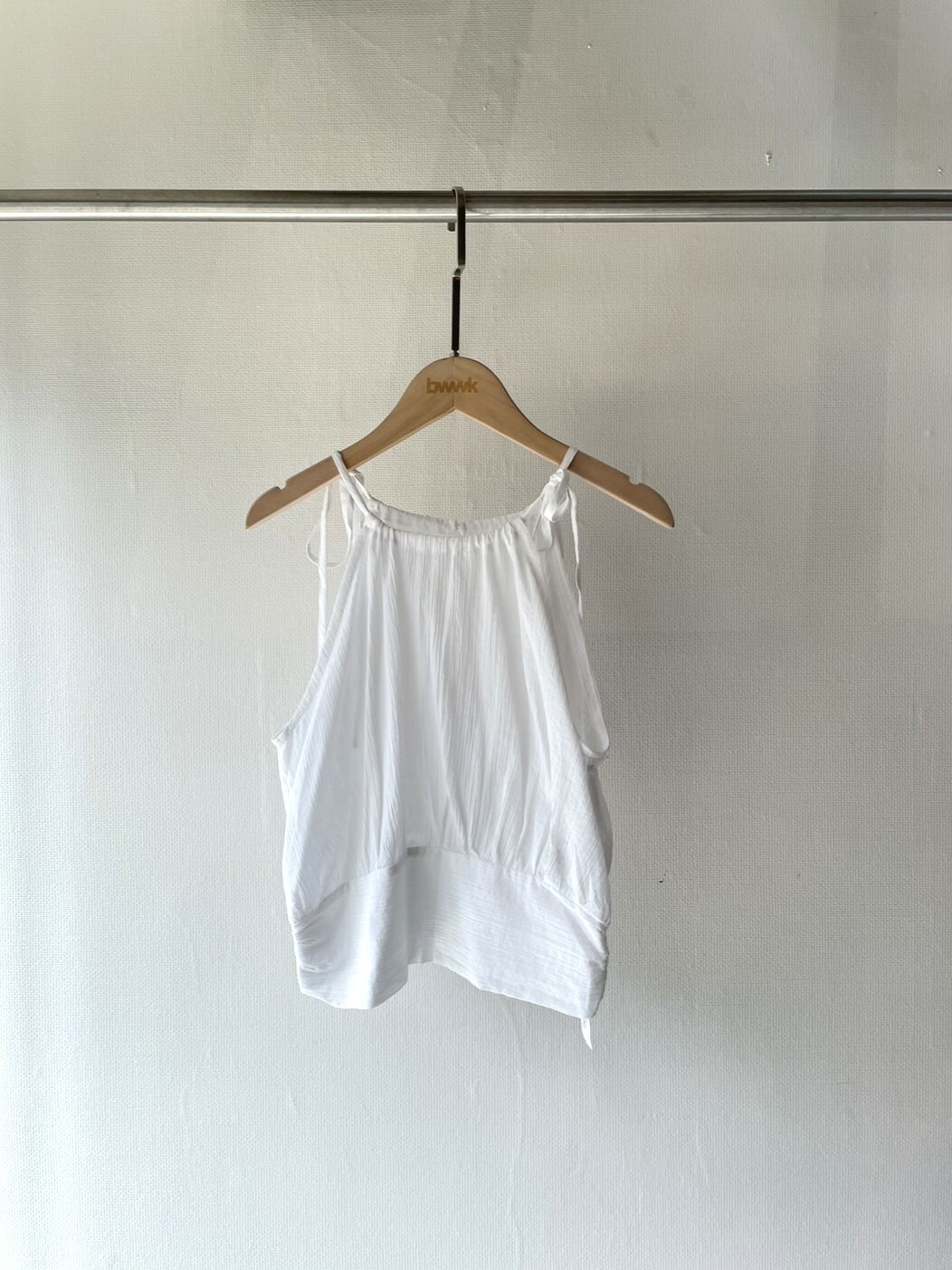 白 棉麻小蠻腰掛脖背心