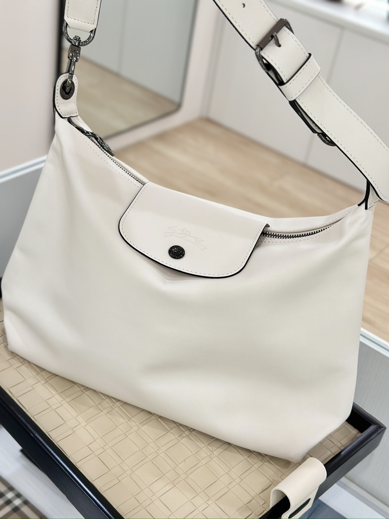 LONGCHAMP Xtra Hobo M