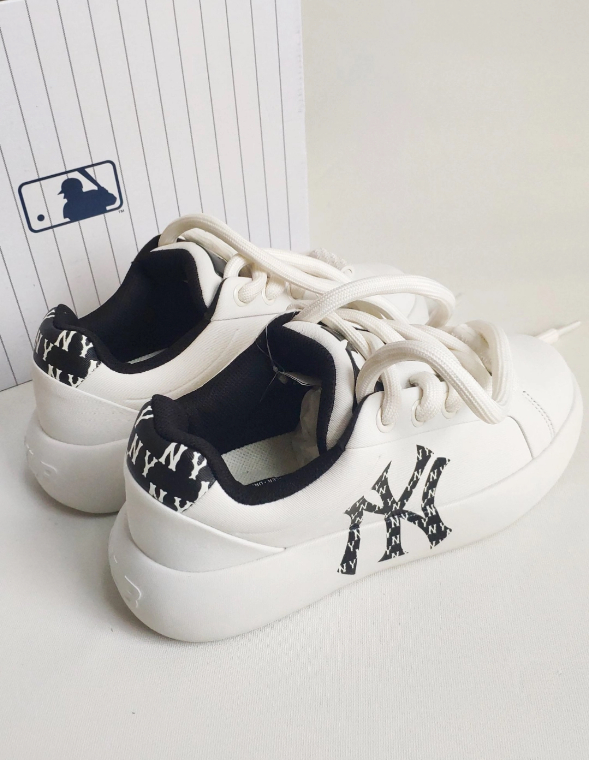 MLB 黑色老花Logo 麵包鞋 粗鞋帶 厚底 增高/預購