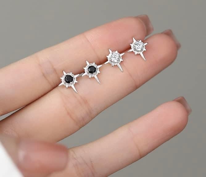 香港銀飾 ❘ 八芒心鋯石《單顆大亮鑽》轉珠式 純銀耳針 (8/31收單)