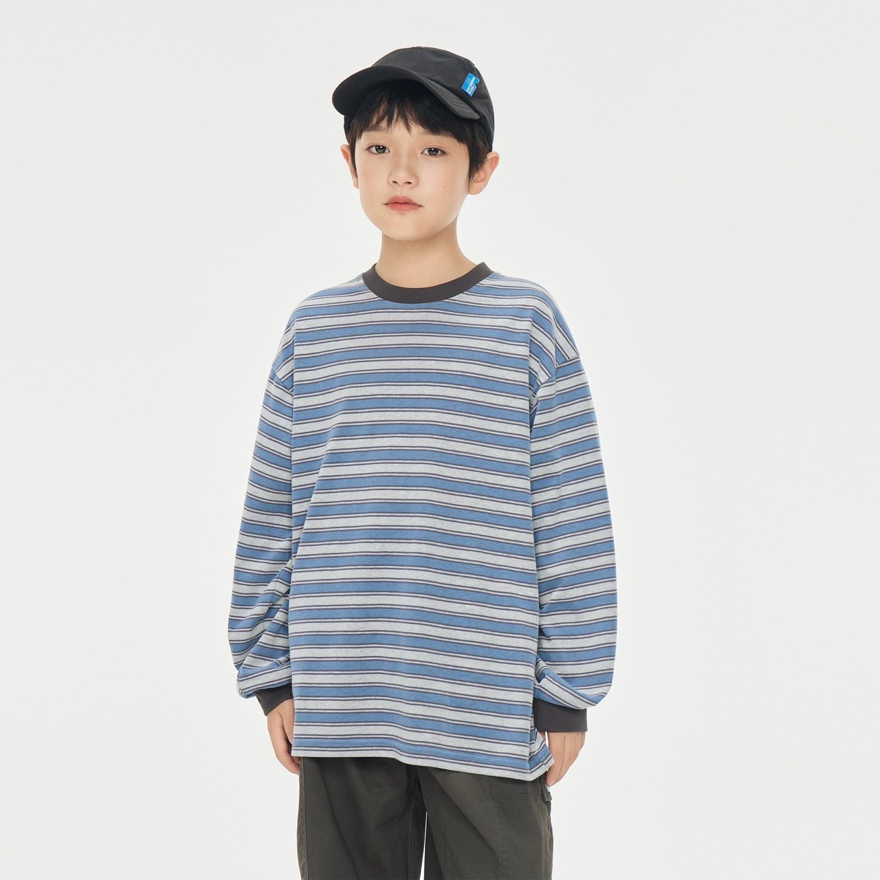 帥氣藍條紋上衣