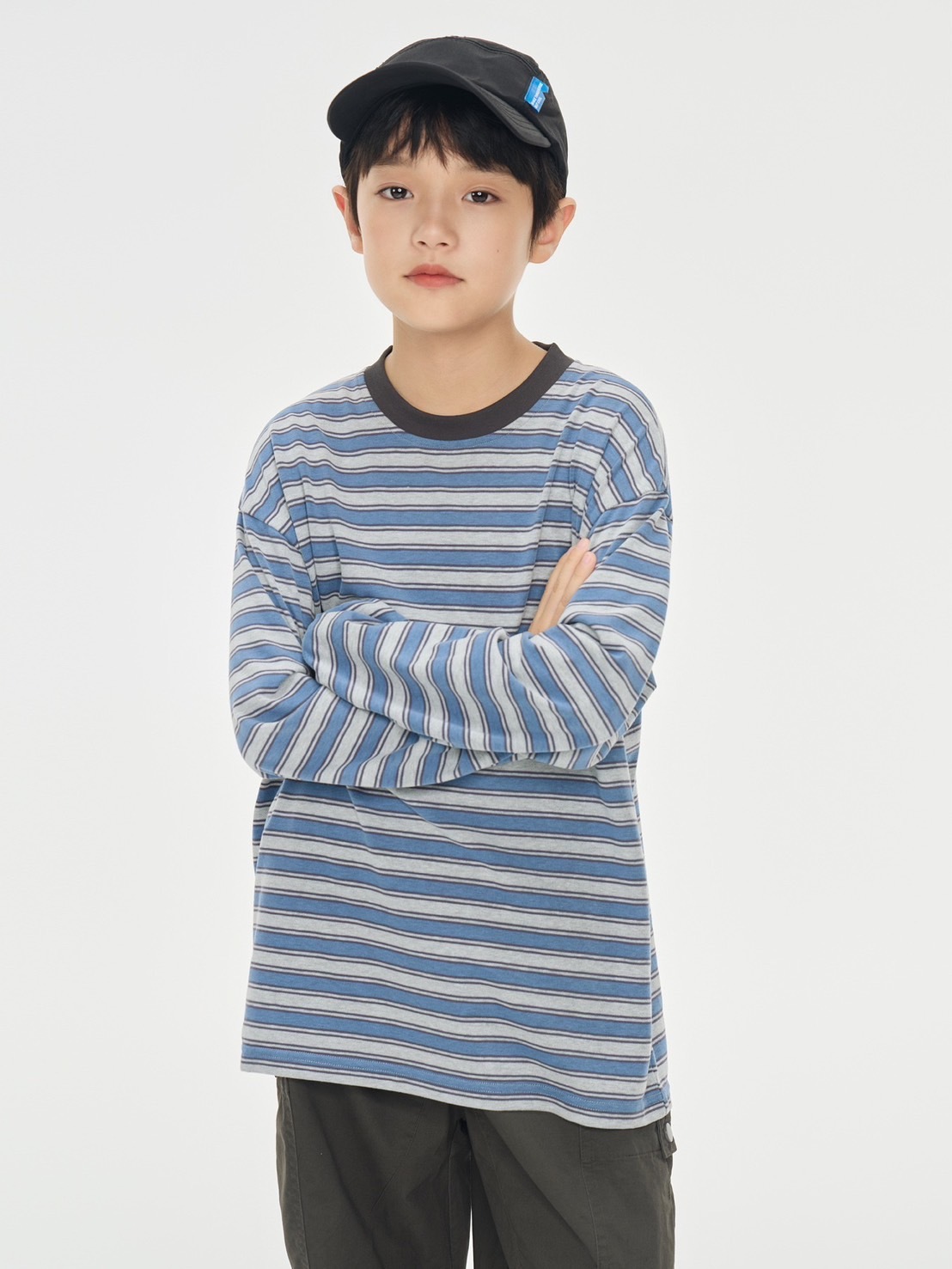 帥氣藍條紋上衣