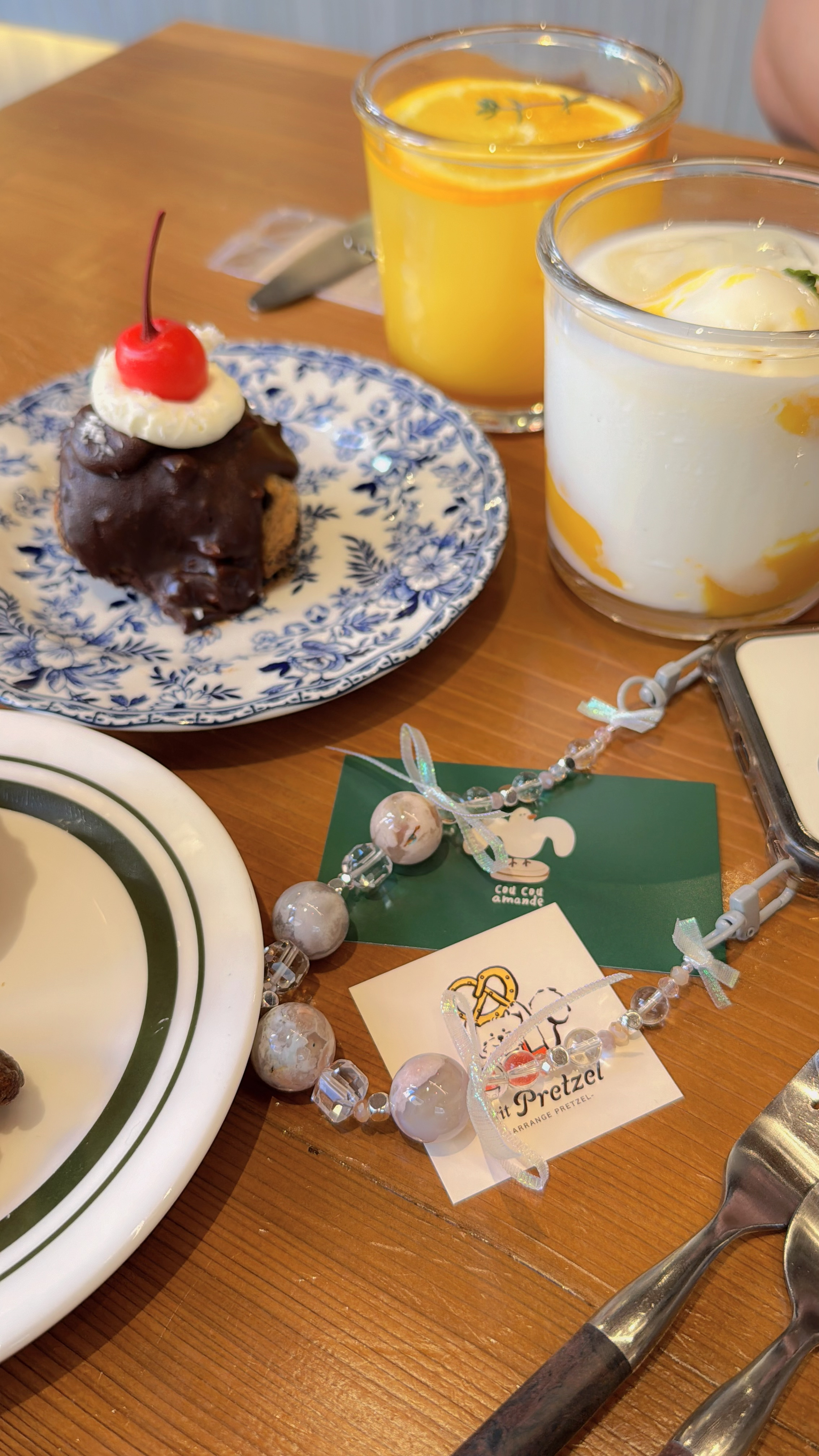 <自家設計> 手工珠串電話抽繩