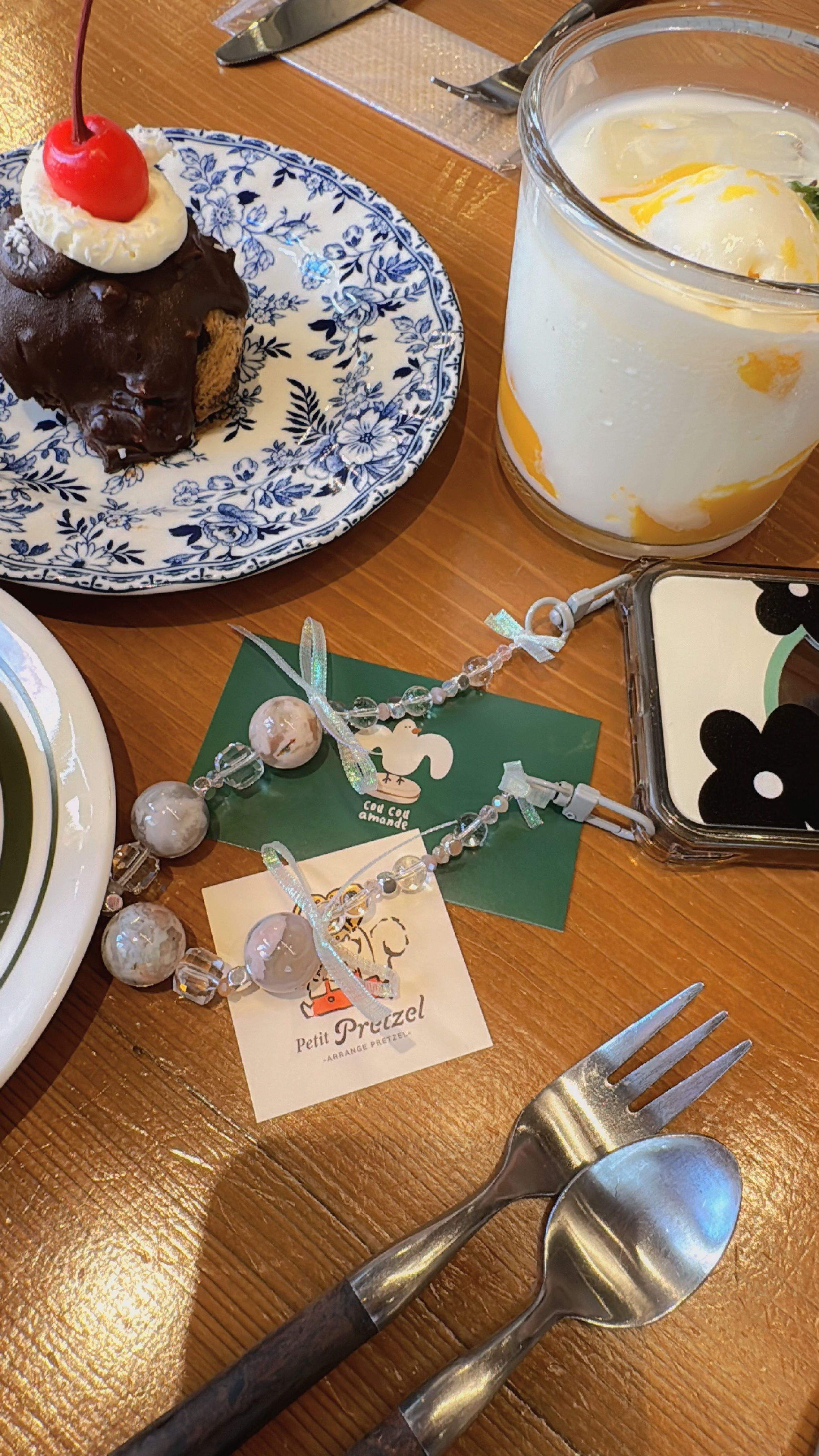 <自家設計> 手工珠串電話抽繩