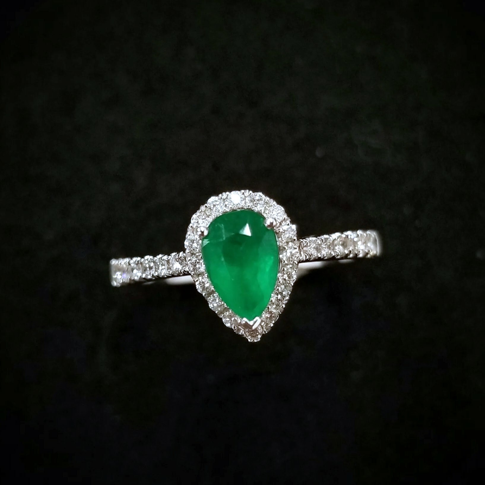 18K White Gold 0.56ct Emerald and Diamond Ring