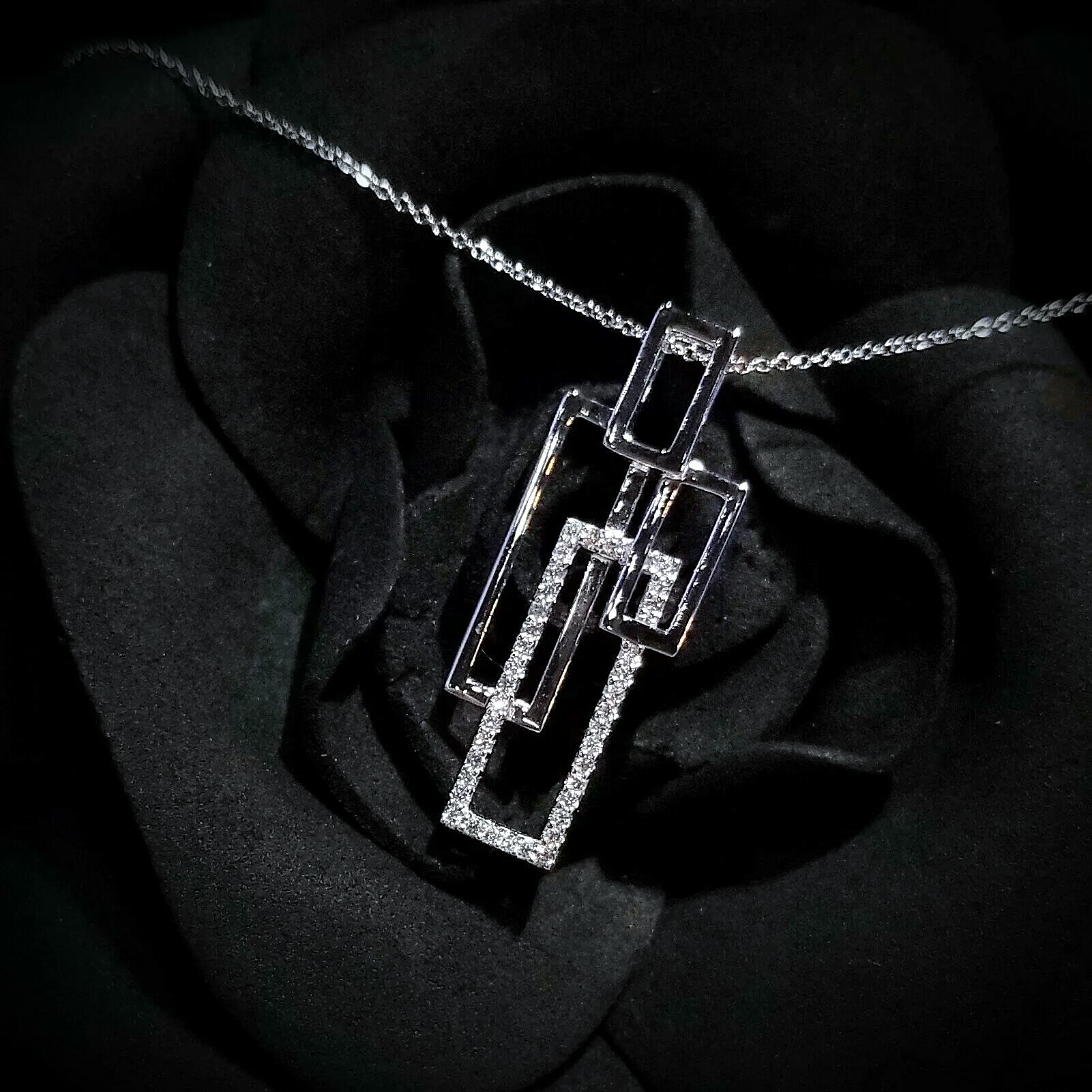 全新18K白金24份鑽石吊墜