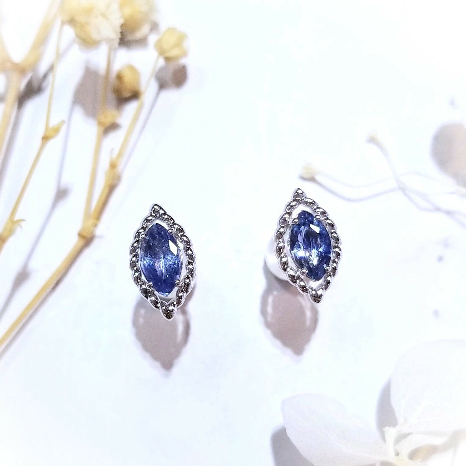 全新18K白金【主石97份藍寶石】耳環