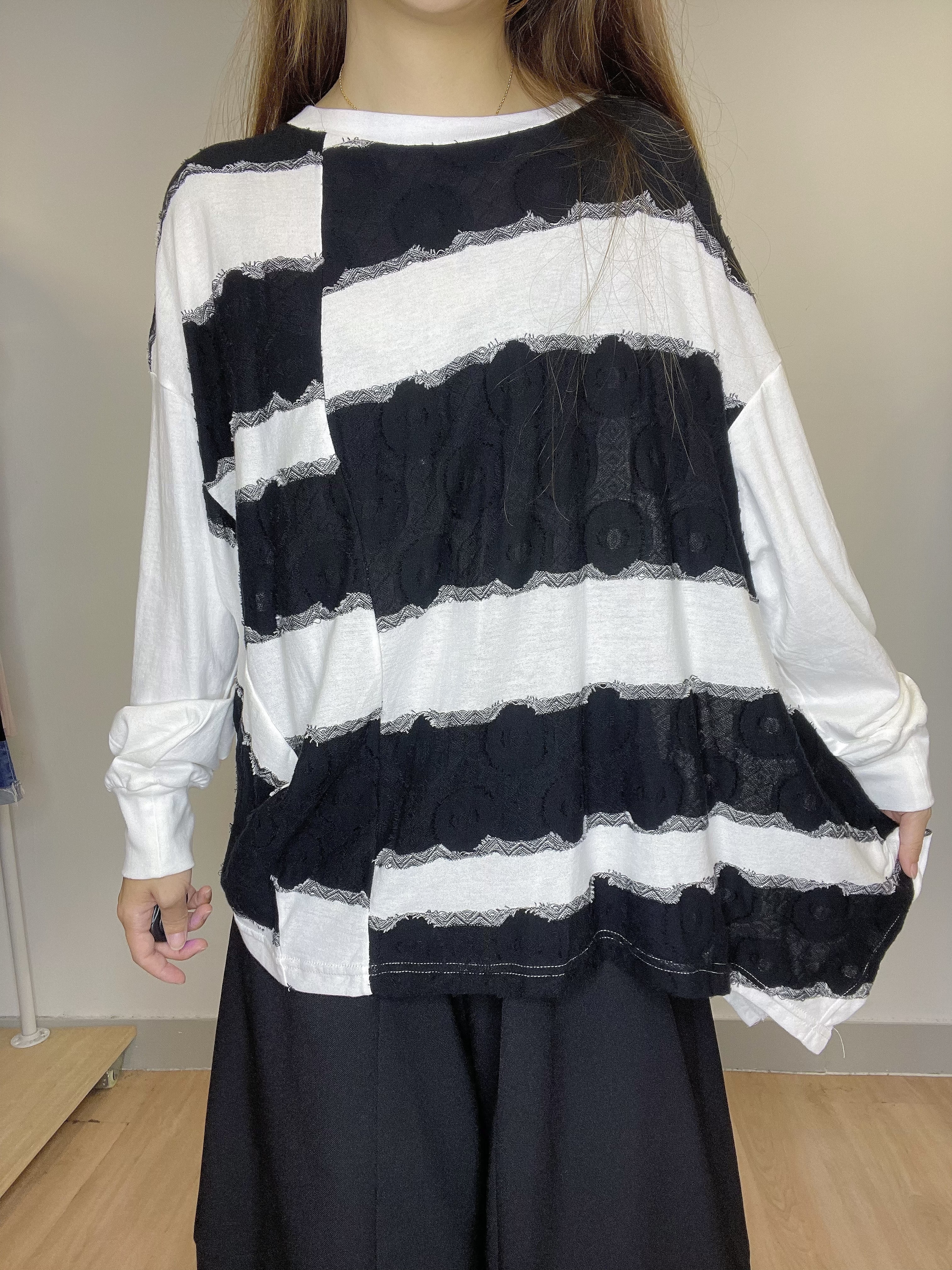 預購 - Gomme 錯位Lace拼間長袖Top