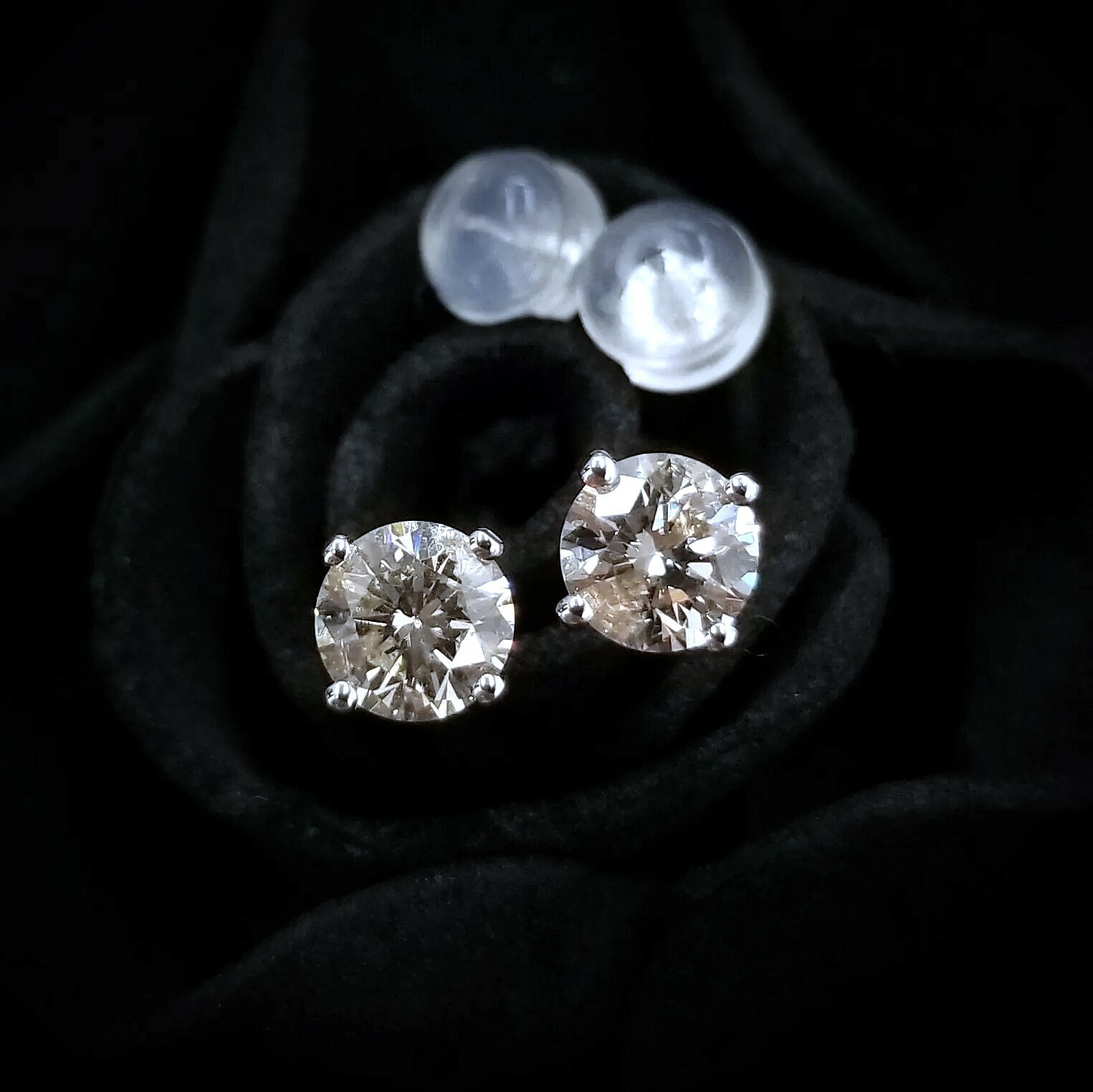 全新18K白金【主石1卡1份鑽石】耳環