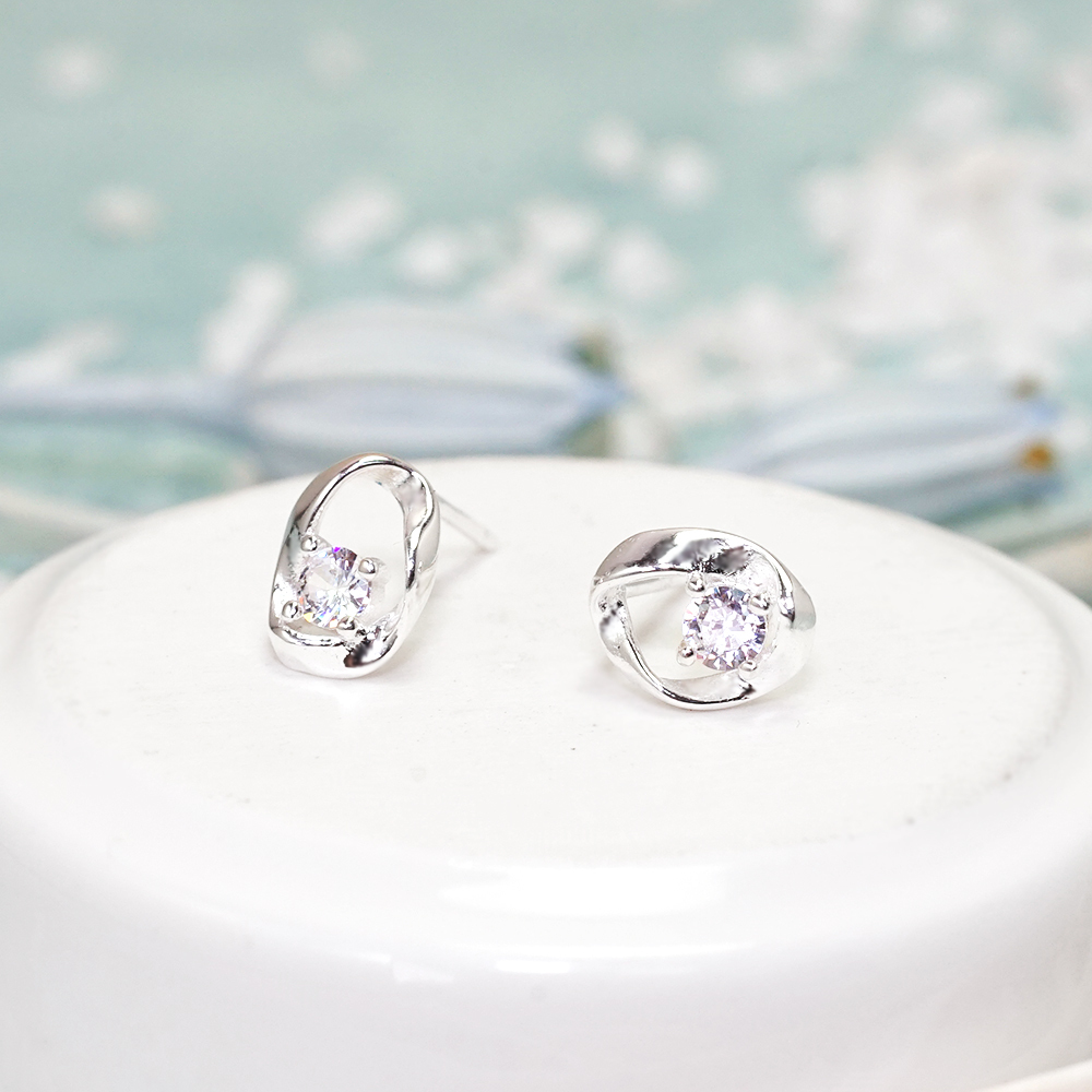 舞動光芒 扭轉設計 925純銀耳環 耳針式 女生耳環