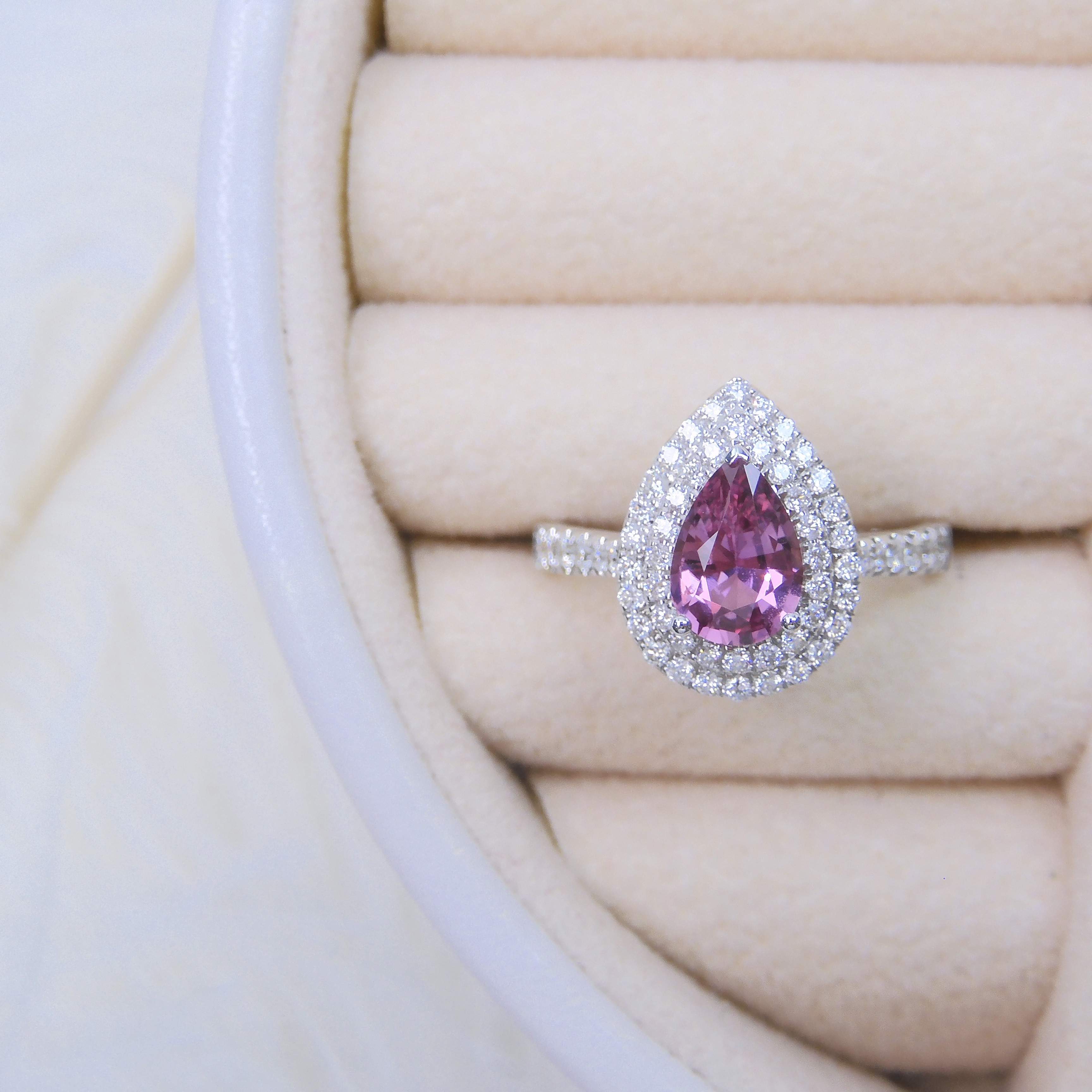 18K金 1.12ct 粉紅色藍寶石戒指 (配國際證書)