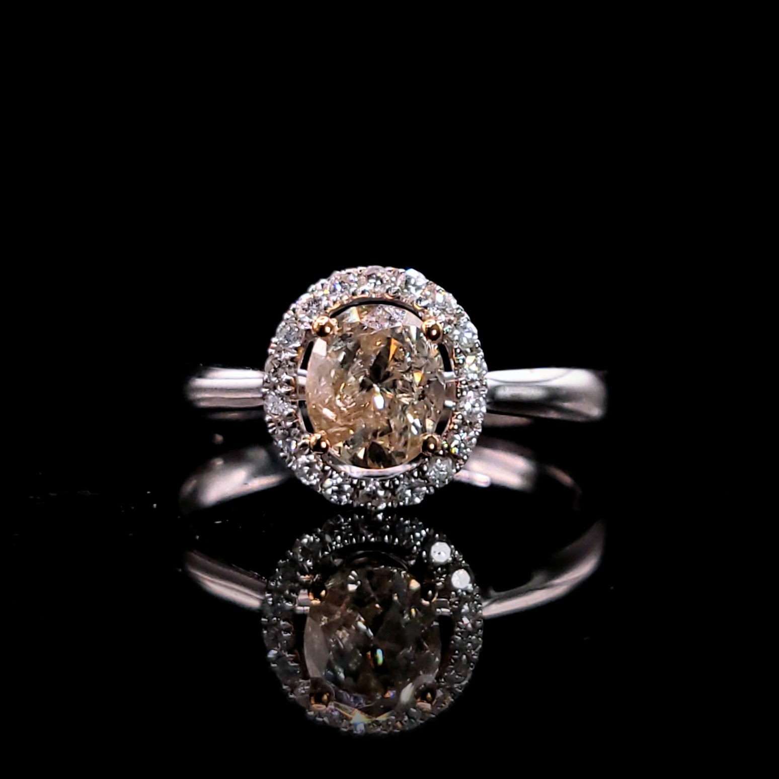 18K Gold 0.92ct Fancy Champagne Oval Cut Diamond Ring