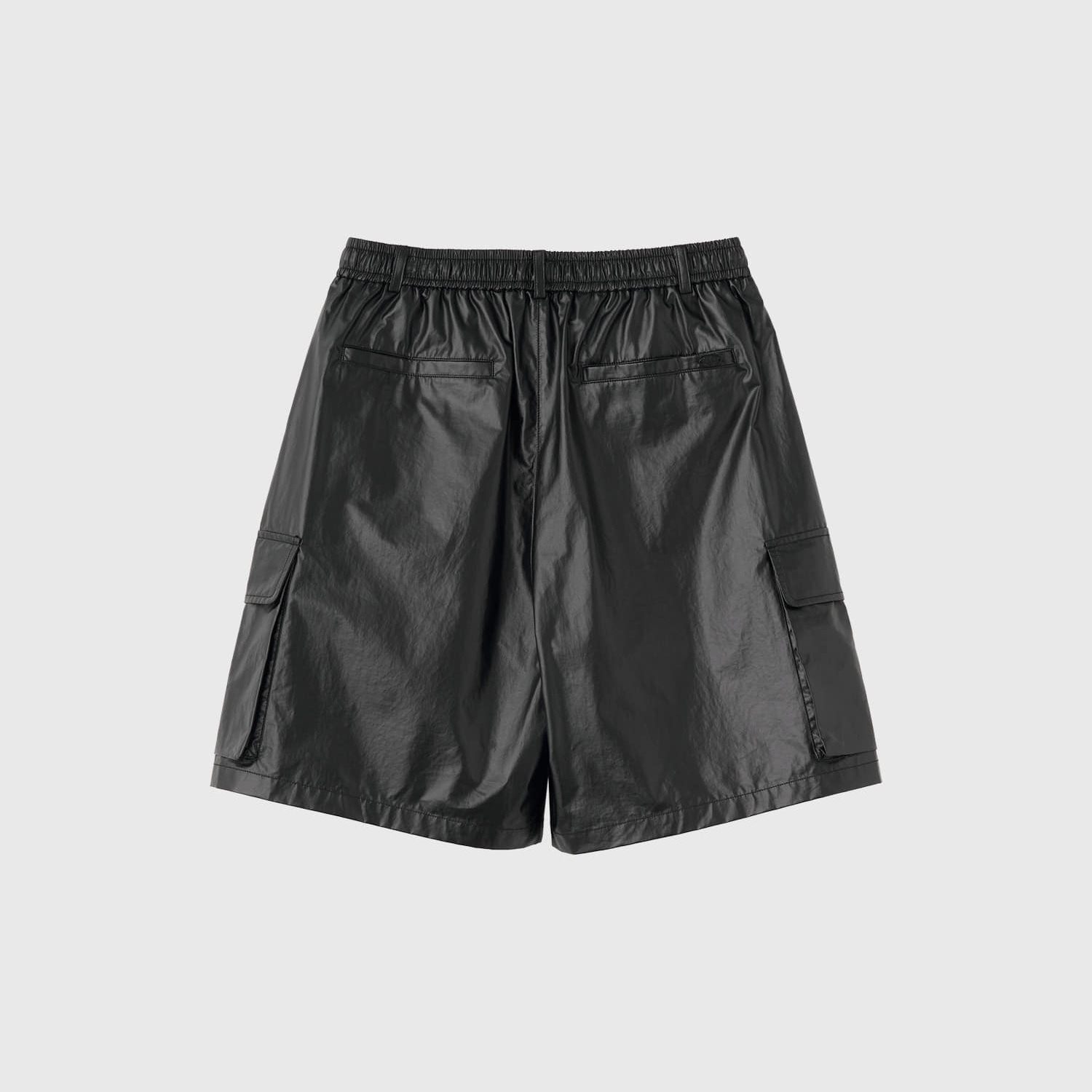 [GENERAL IDEA] GLOSSY COATED CARGO HALF PANTS