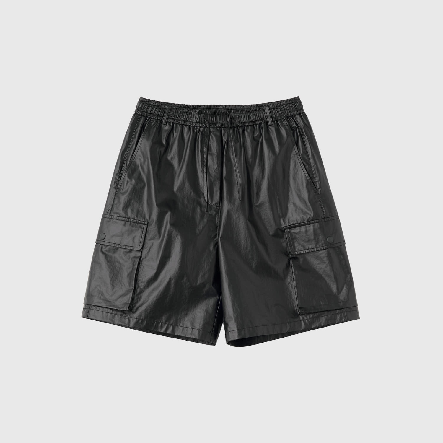 [GENERAL IDEA] GLOSSY COATED CARGO HALF PANTS