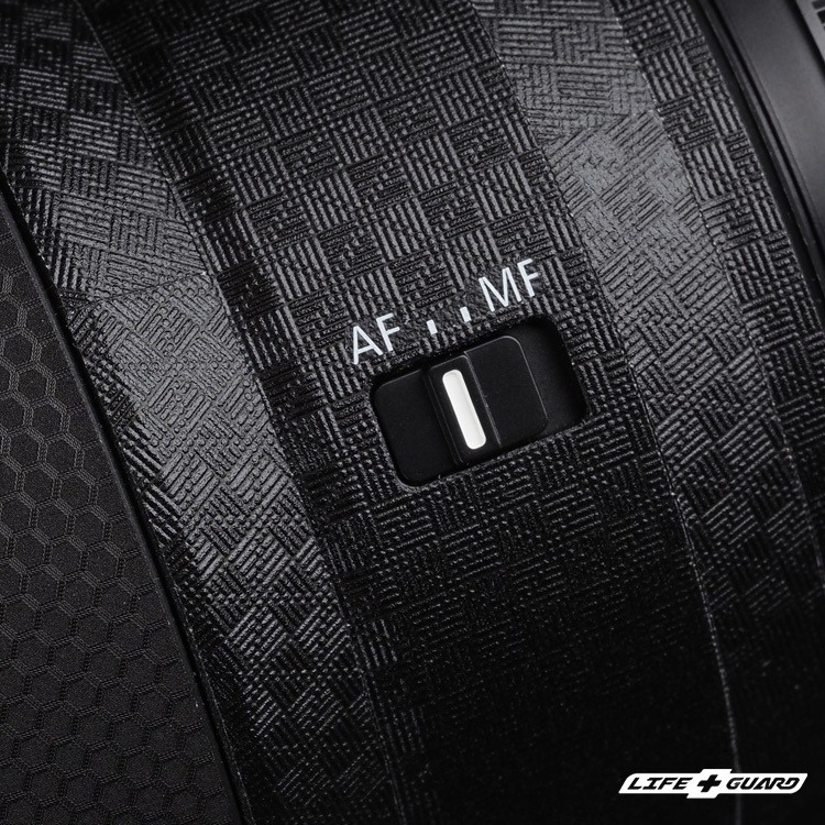 鎧甲黑貼膜質感特寫，LIFE+GUARD 設計風格