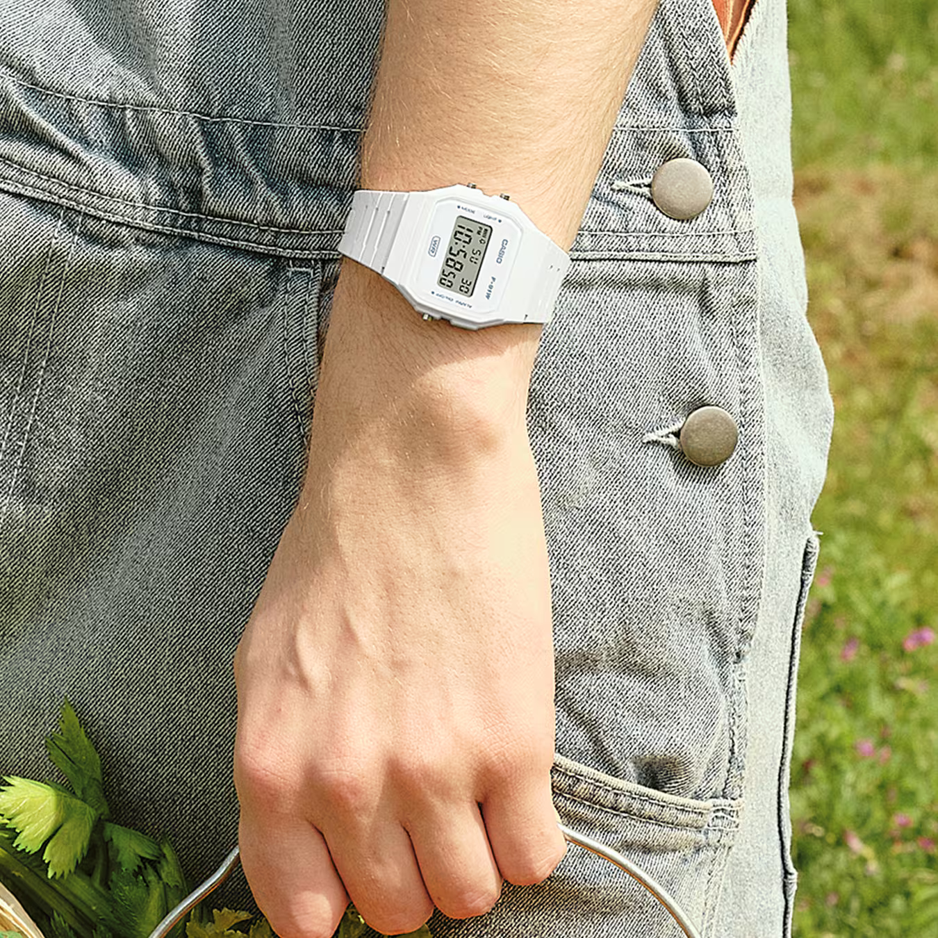 萬年鐘錶 - CASIO 鮮豔繽紛經典電子錶  F-91WB-7A 錶徑35.2MM