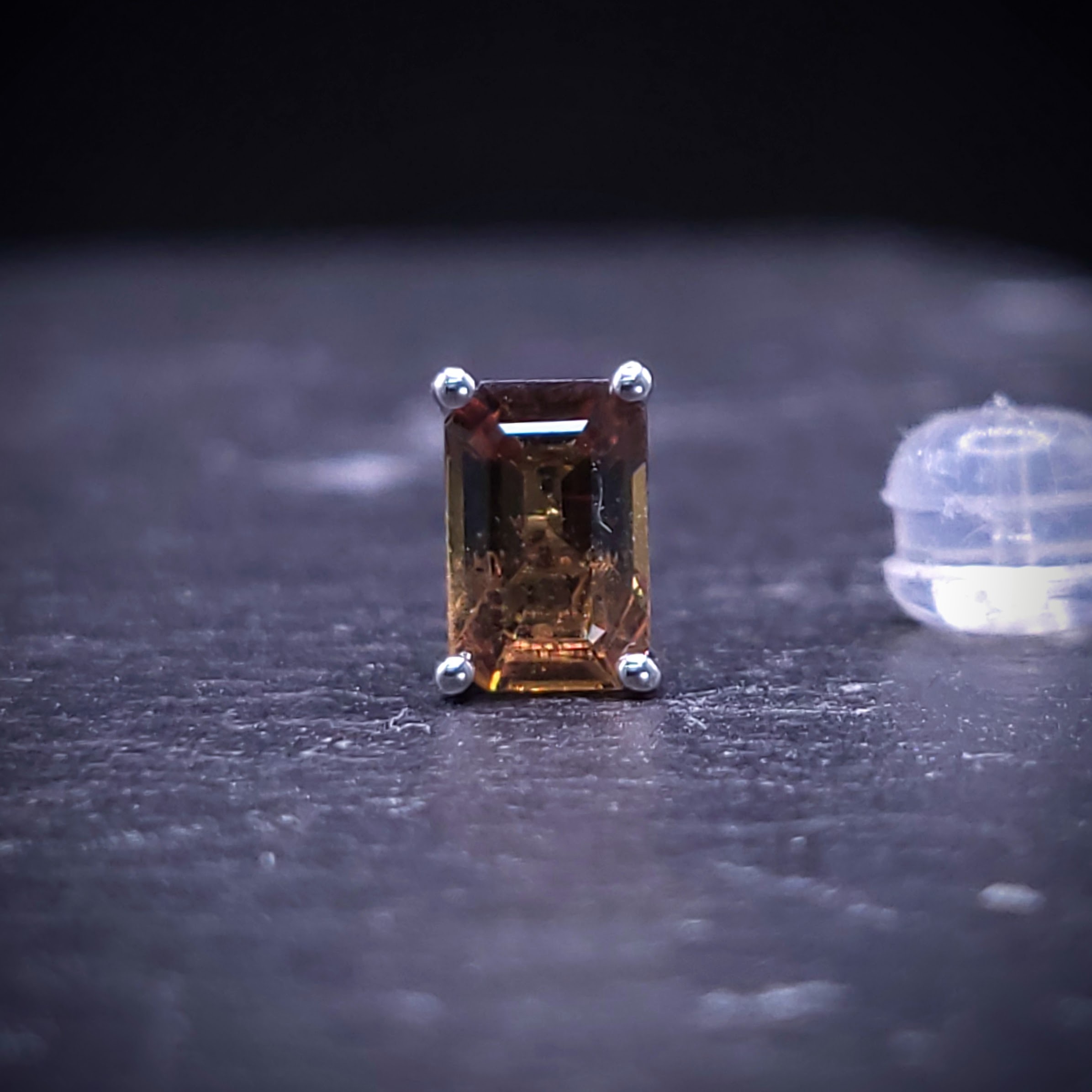 18K White Gold 0.60ct Sapphire Single Earring