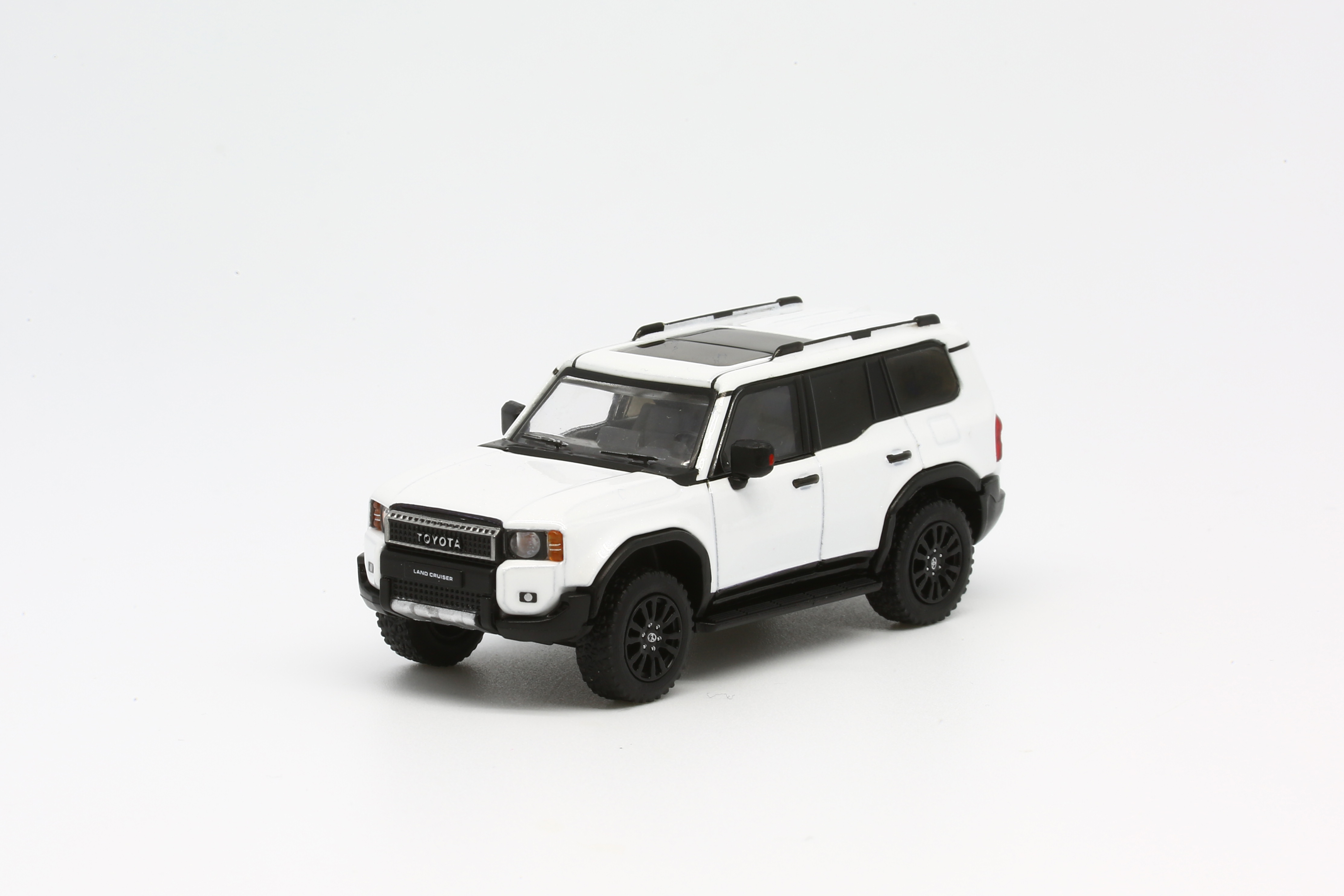 1/64 Model1 Toyota Land Cruiser 250 Wind Chill Pearl LHD (C33151)