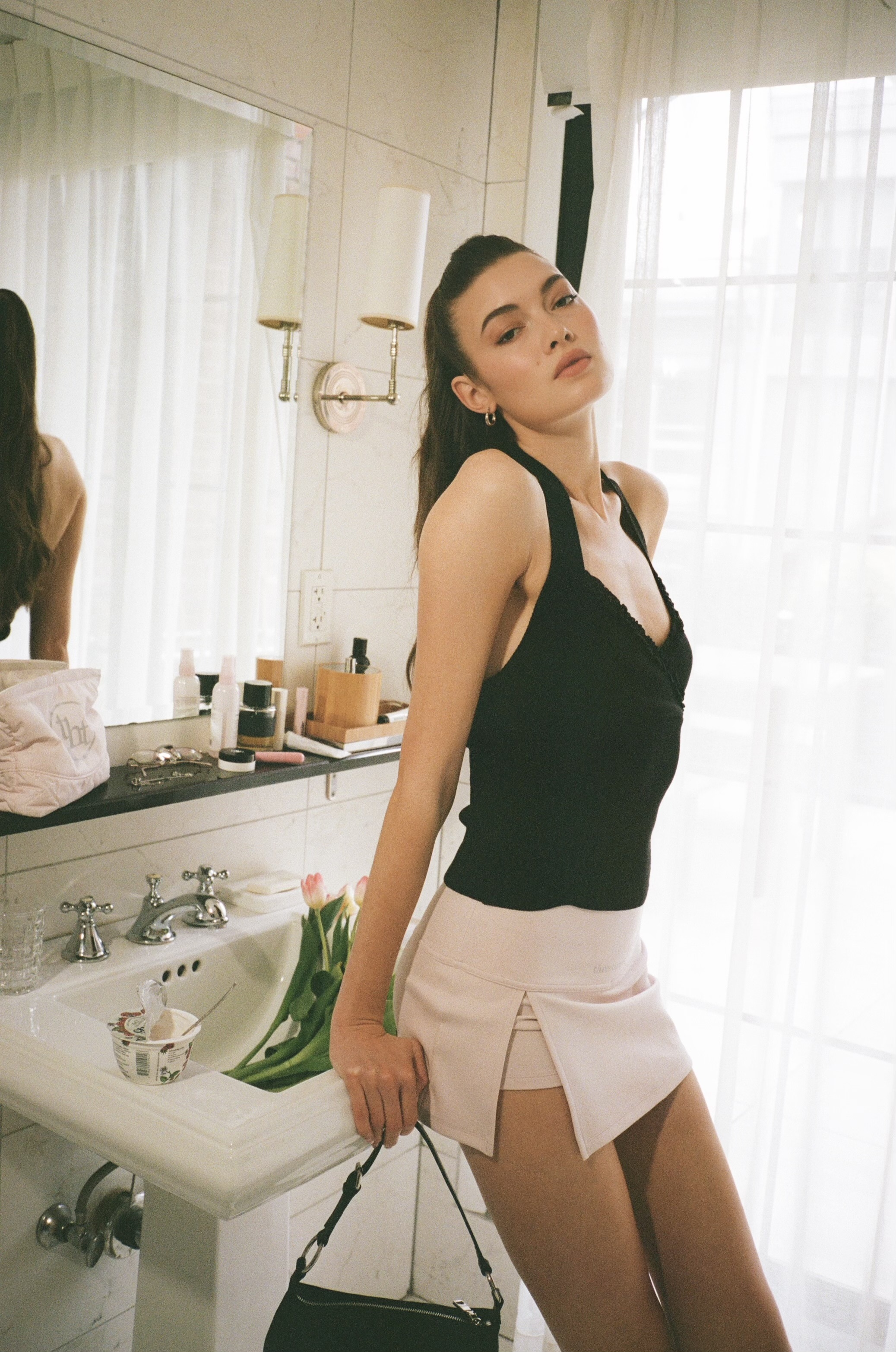 [threetimes] PAIGE HALTER TOP