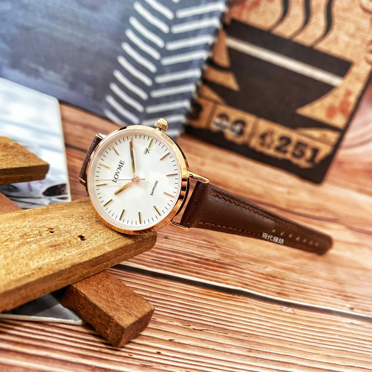 【LOVME】簡約小清新皮革腕錶VL0012S-4C-241 28mm 現代鐘錶