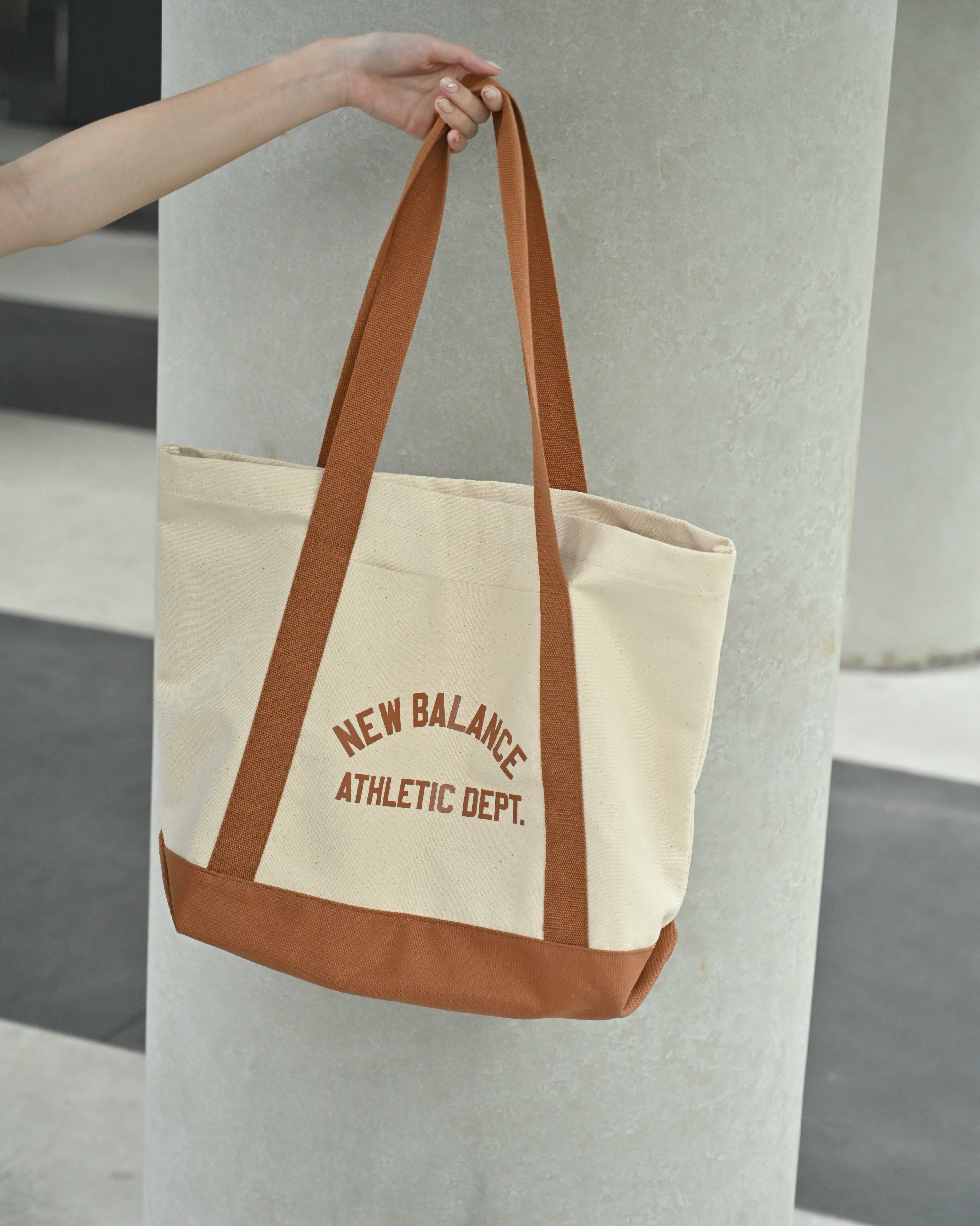 【現貨】NEW BALANCE 米色 大容量 肩背托特包 LAB23110WUT