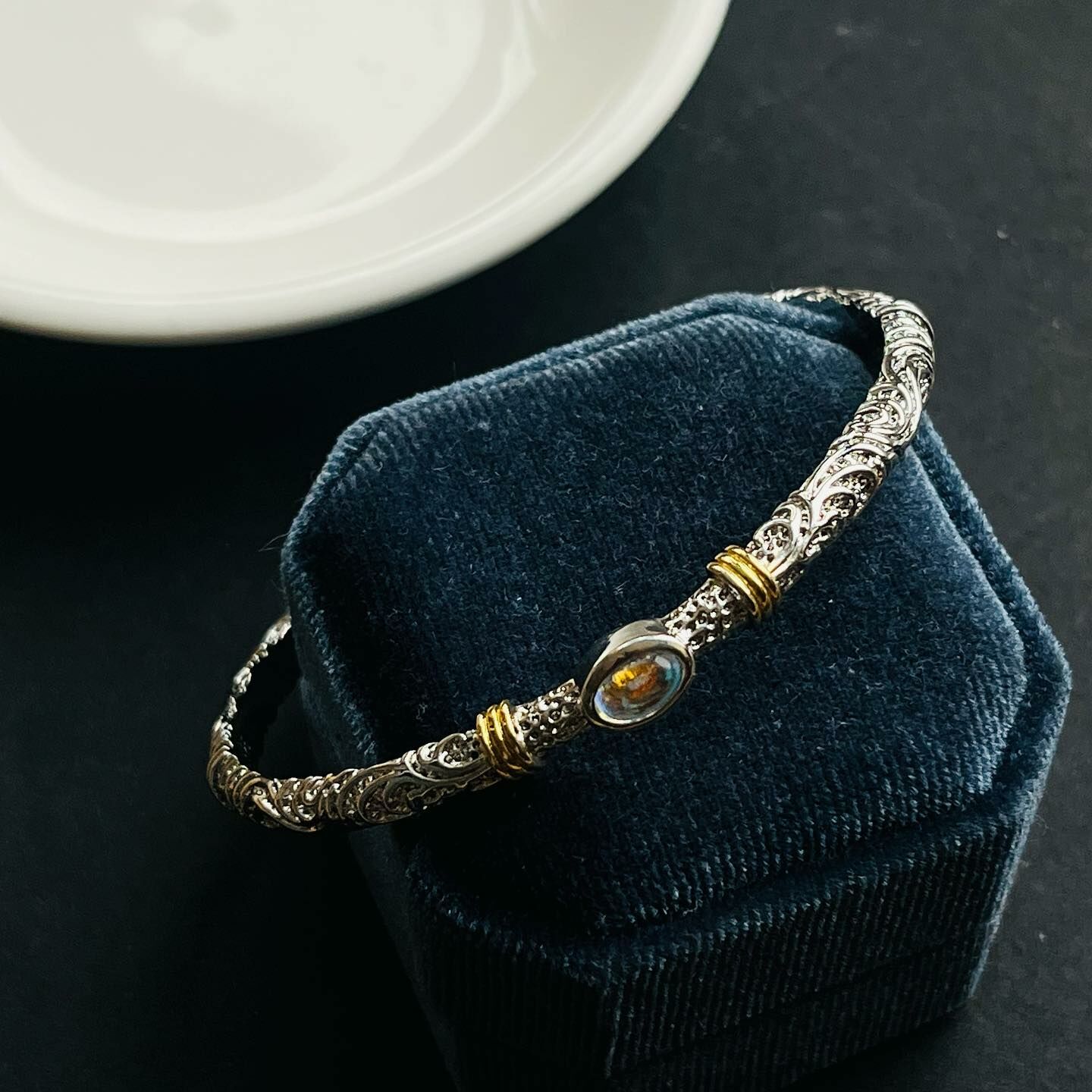 [原石] 人造蛋白石 金屬手鐲