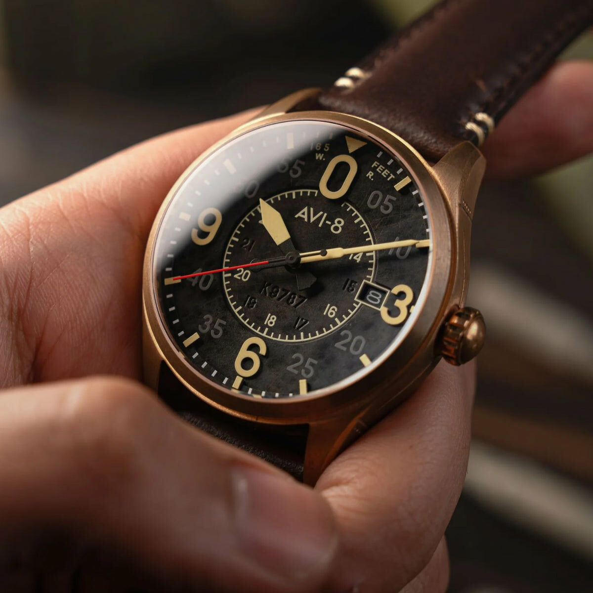 AVI-8 Spitfire Smith Automatic Distressed Black AV-4090-06